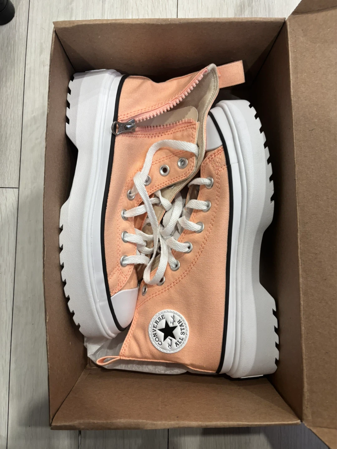 Converse peach colour sneakers for girls with size US 5 - photo 2