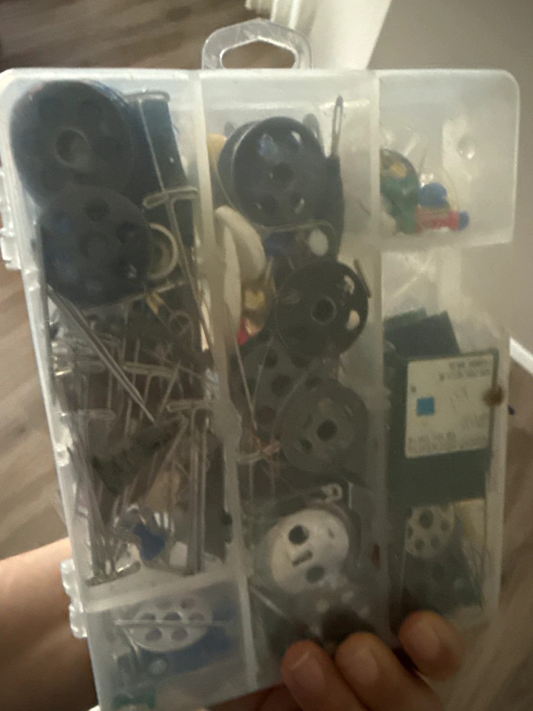 Juki Industrial Sewing Machine with Accessories - photo 4