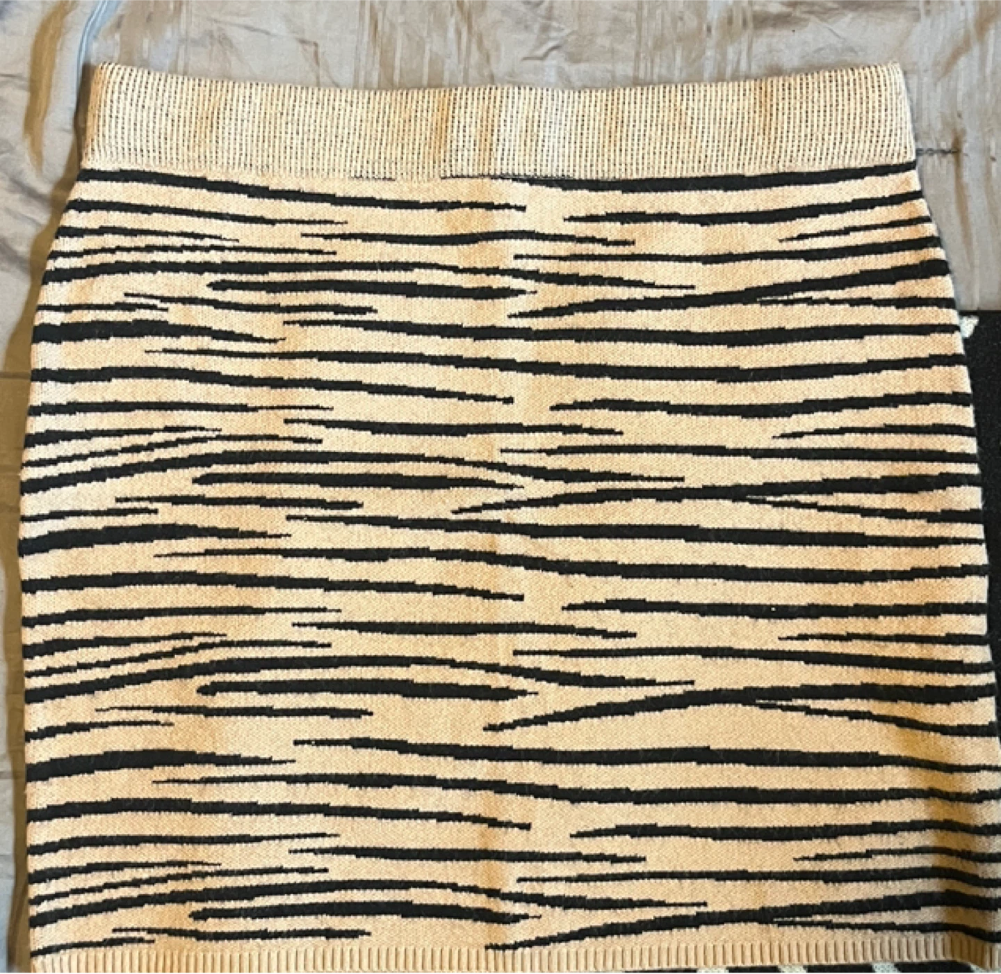 STORIA Knit Skirt - Size L ⚽️