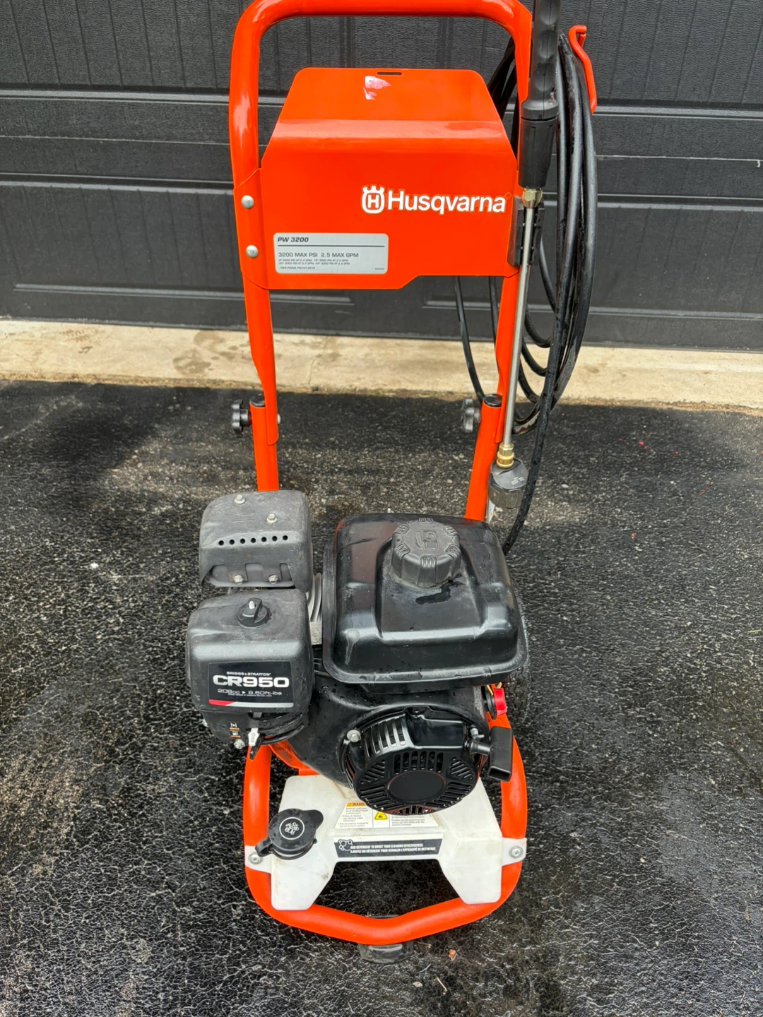 Husqvarna 3200 PSI Gas Pressure Washer – Briggs & Stratton