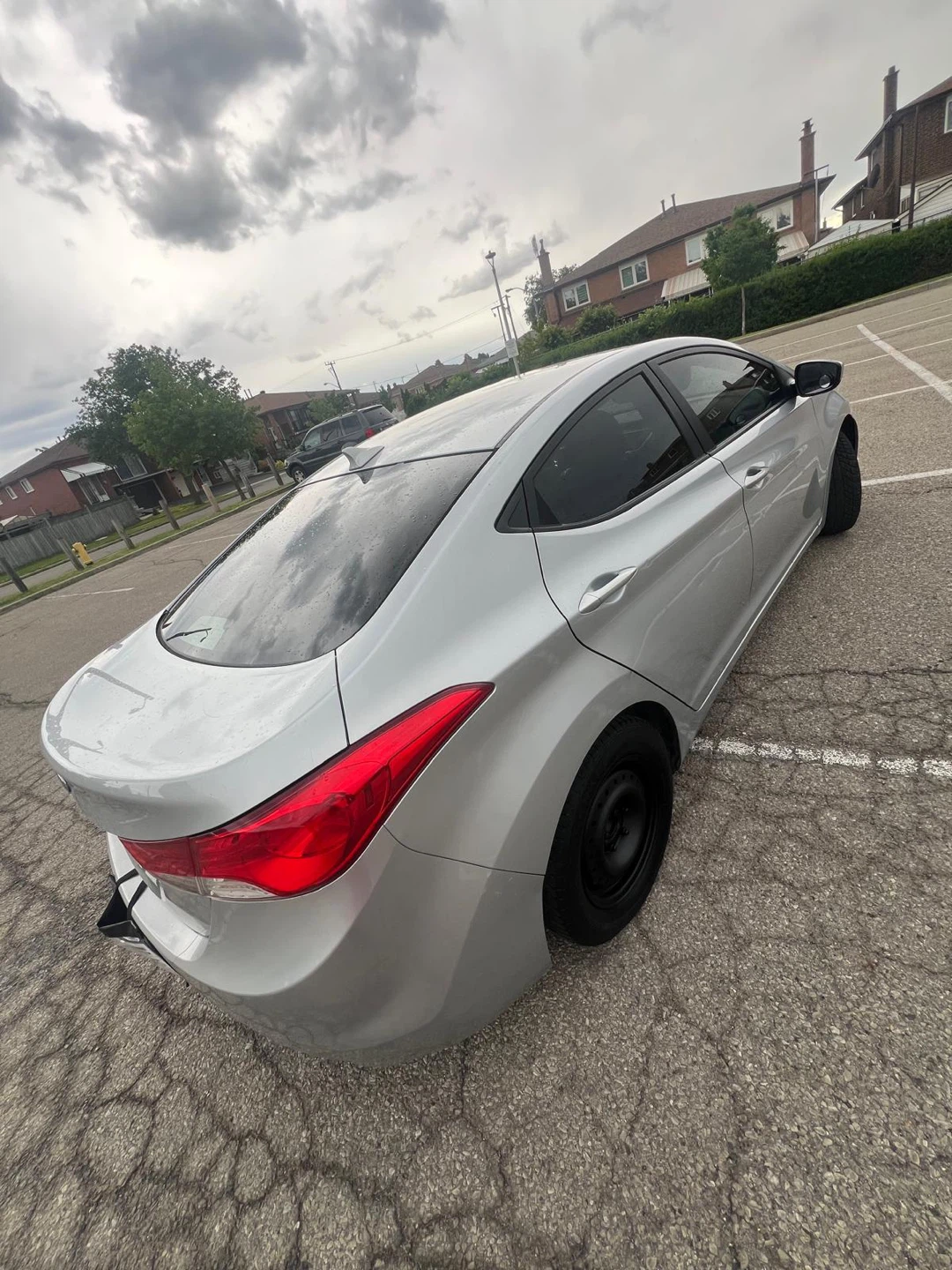 Silver Hyundai Elantra - photo 3
