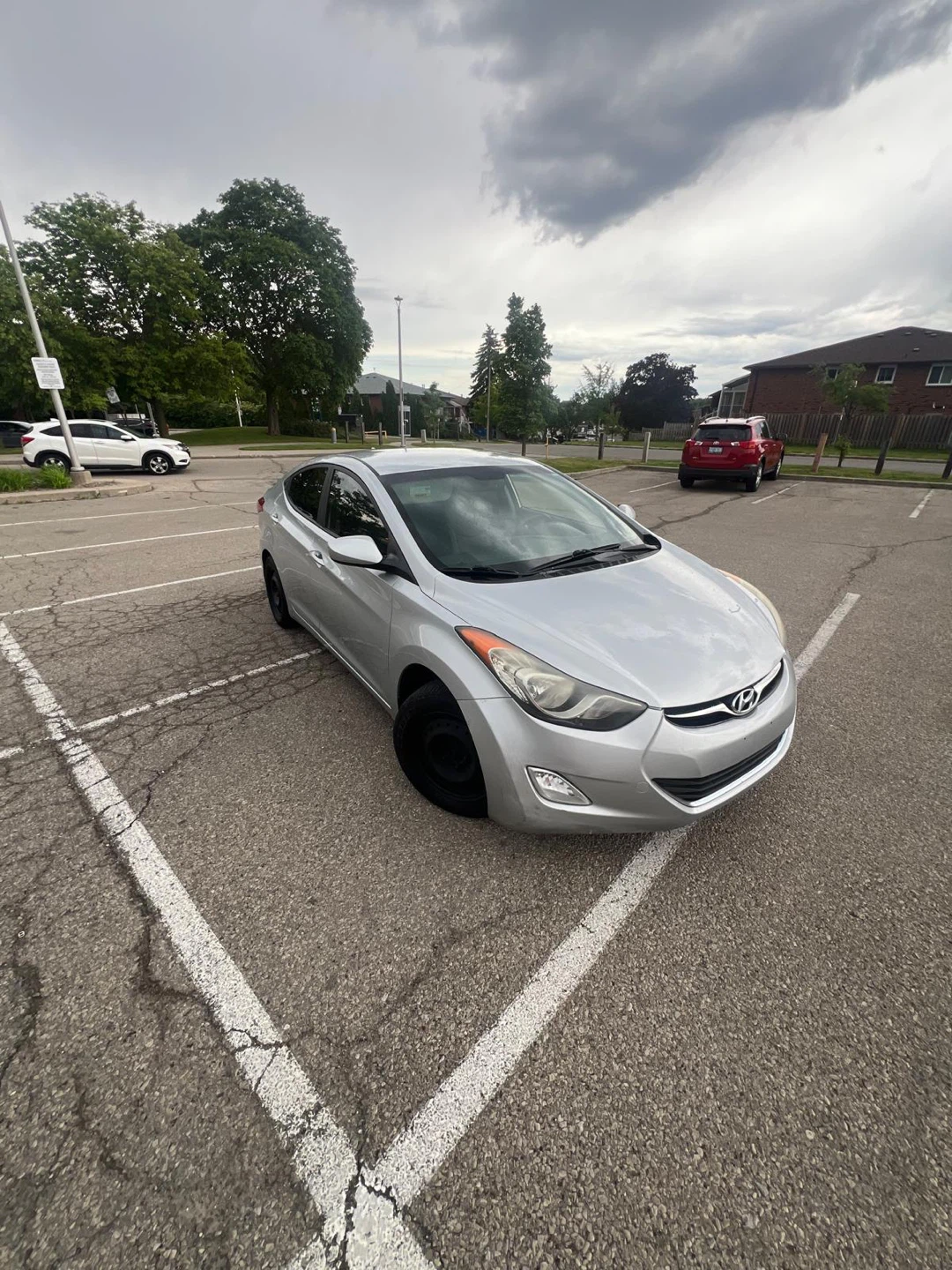 Silver Hyundai Elantra - photo 2