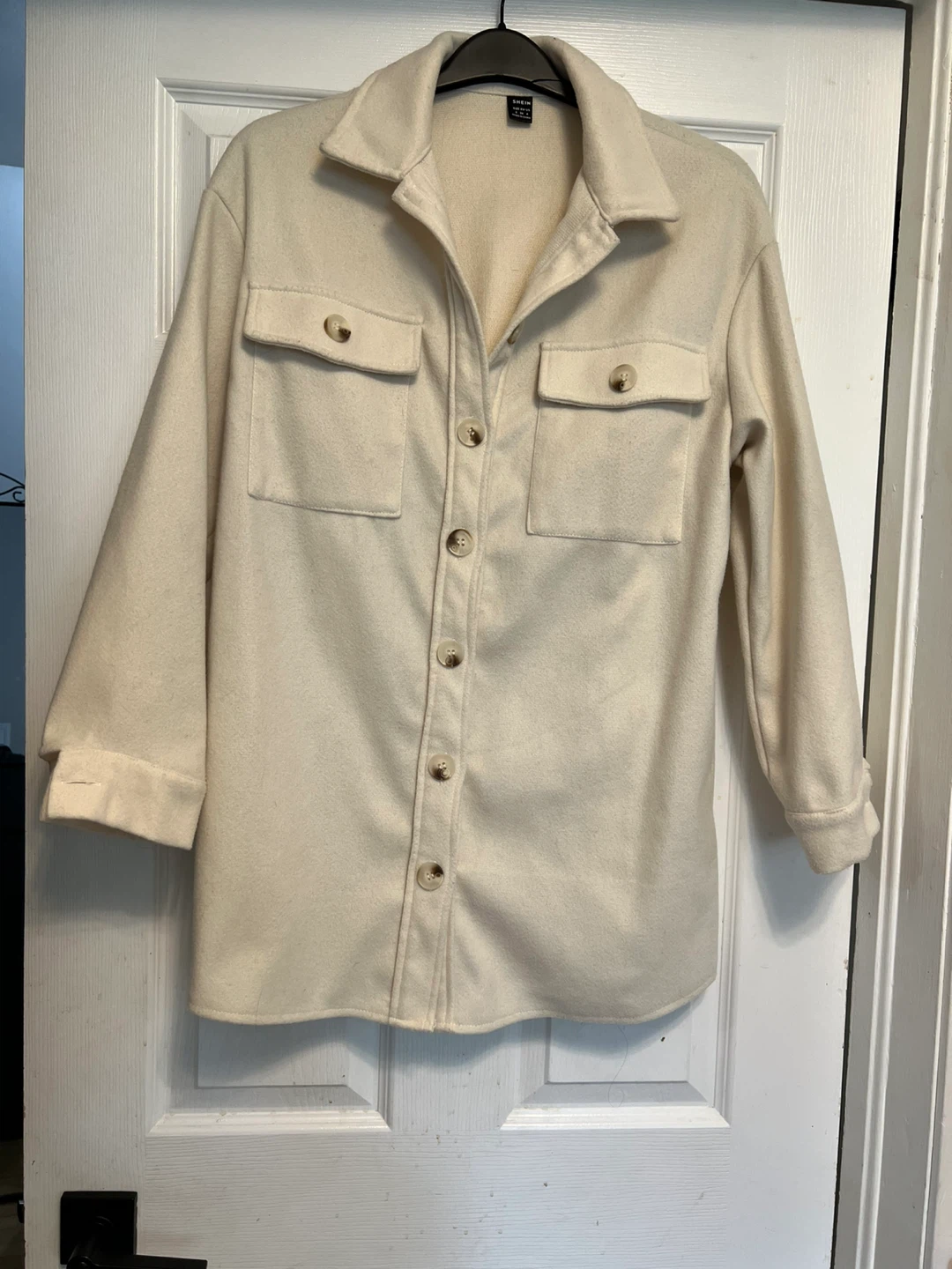 ⚽ Cream Shacket