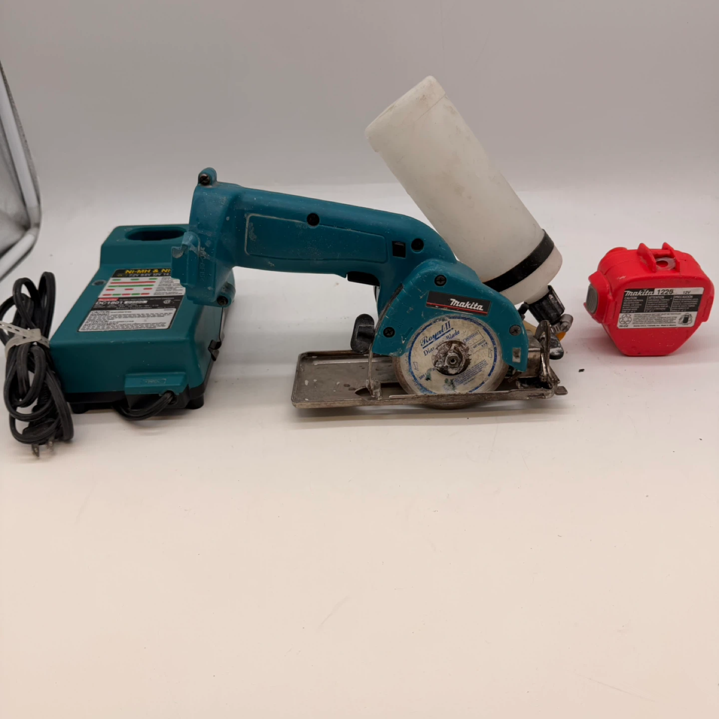 Makita 4191D 12V Cordless Tile Glass Cutter Saw w/ Charger & Bat