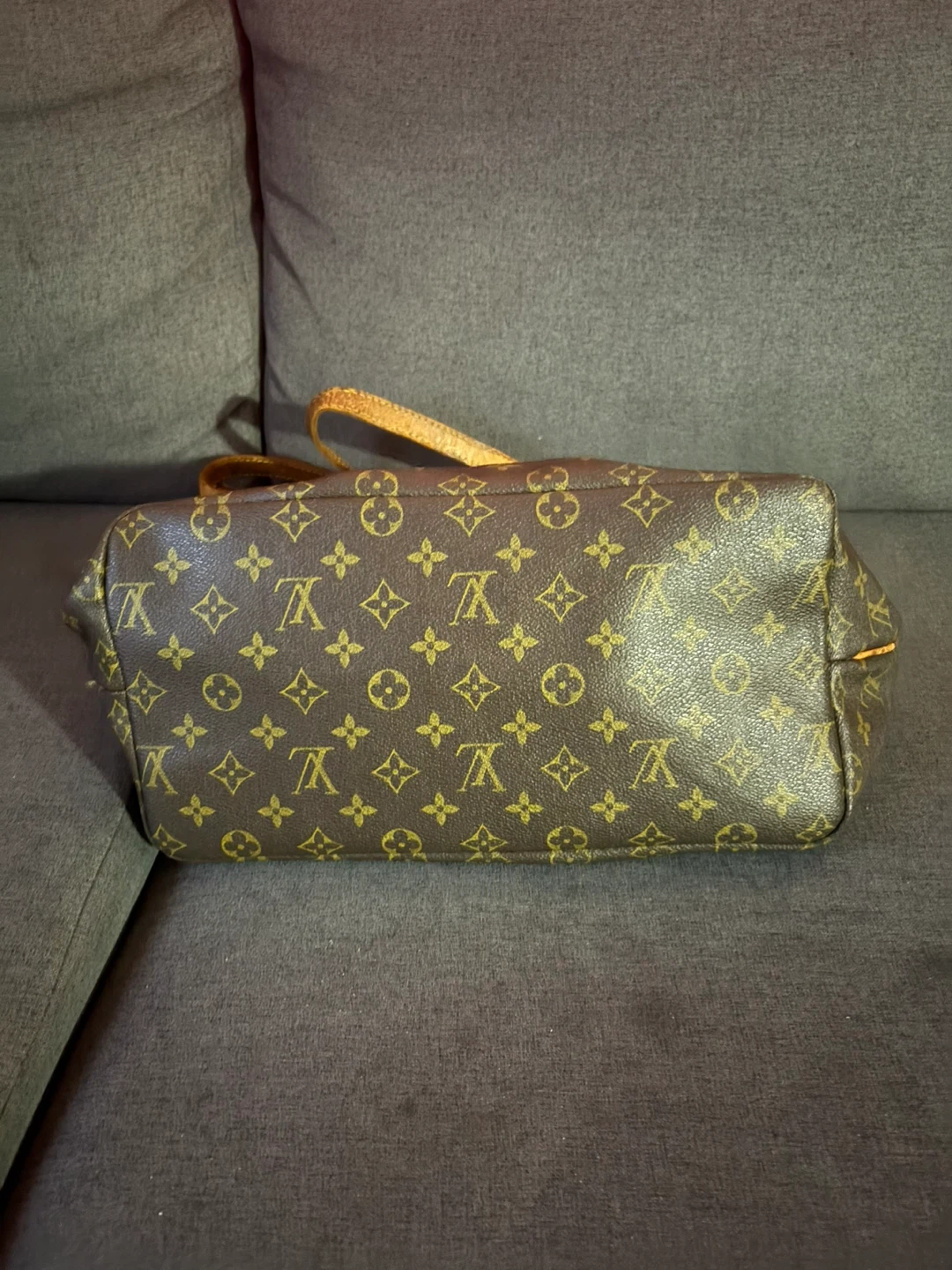 Authentic Louis Vuitton Tote bag - photo 5