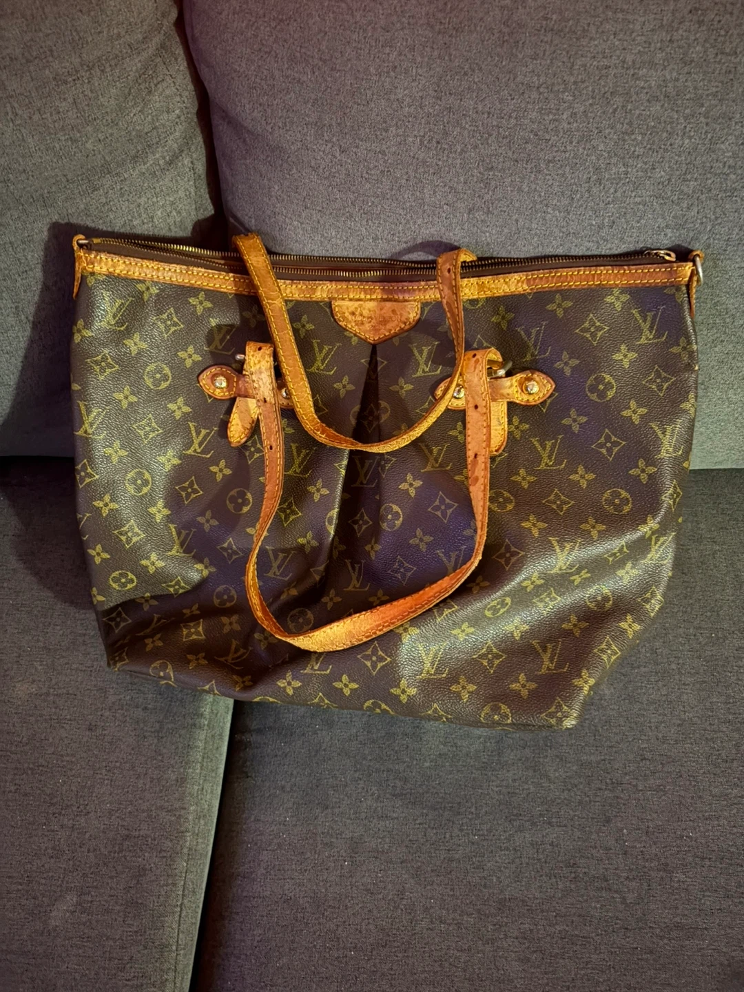 Authentic Louis Vuitton Tote bag - photo 3