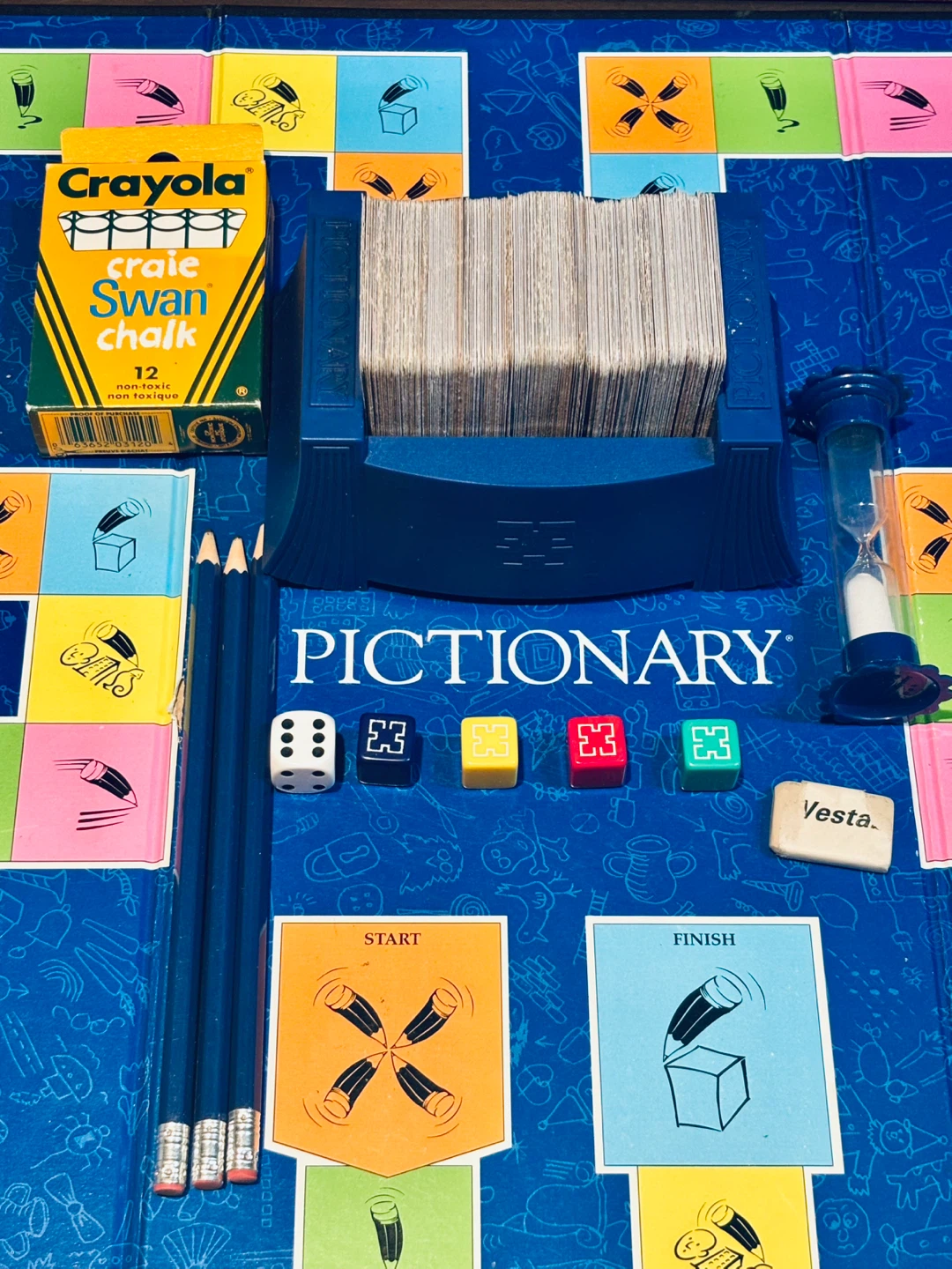 Pictionary The Game of Quick Draw Board Game - photo 5