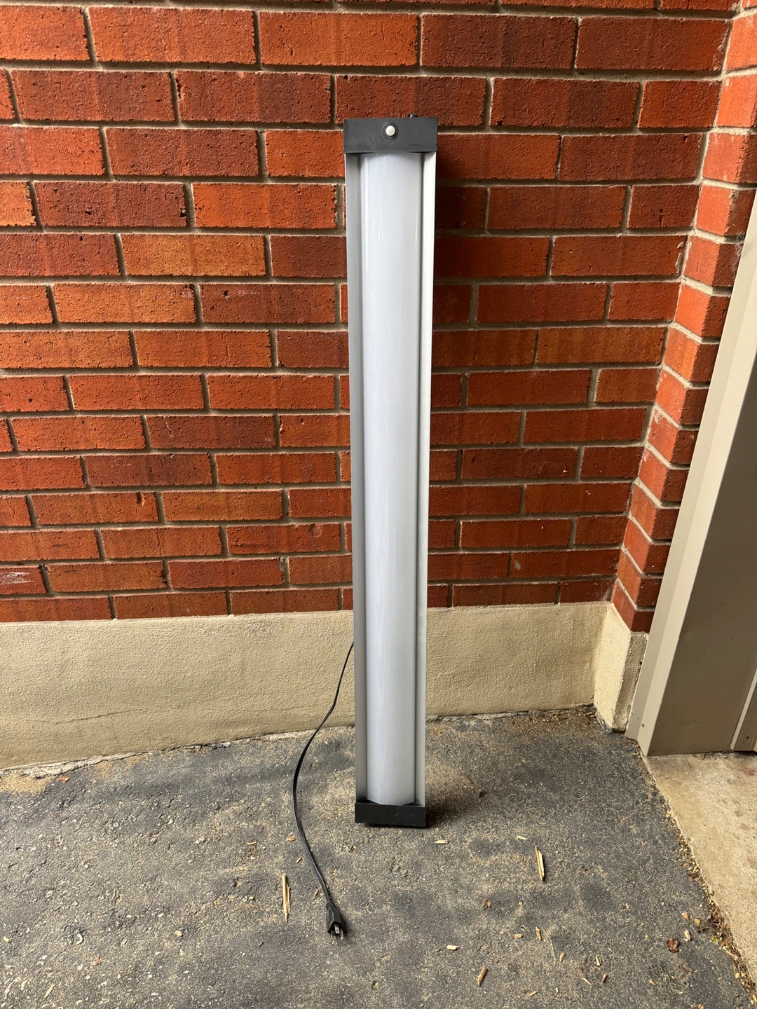 LED Garage/Shop Light w/ Motion Sensor — Plug-In