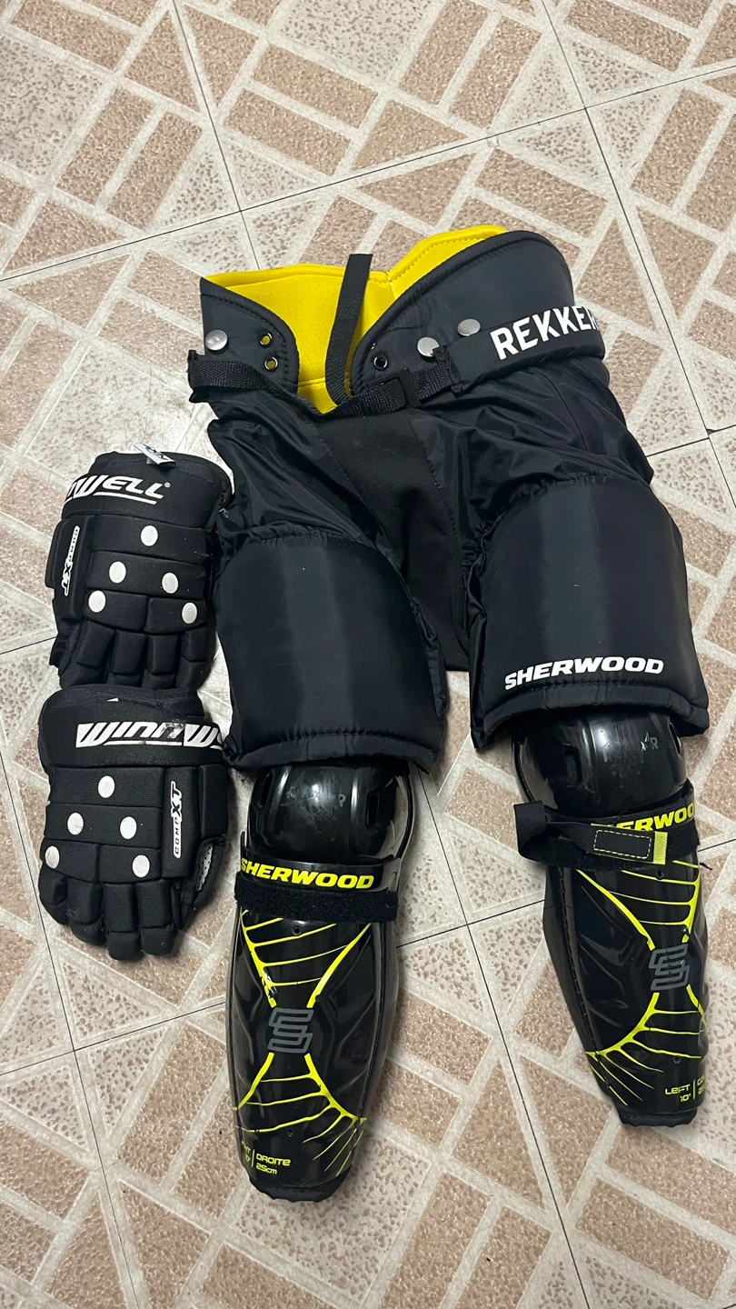 Sherwood Rekker Hockey Pants- youth Large ⚽️ - photo 2