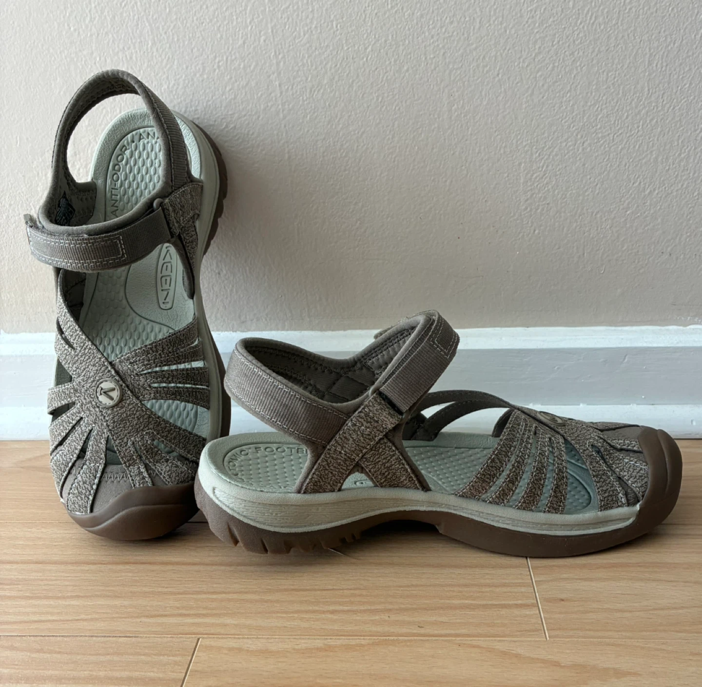 Brand New —Keen Women's Sandals- size 7