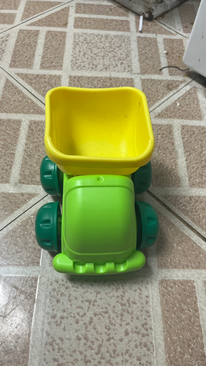 Green and Yellow Toy Truck ⚽️