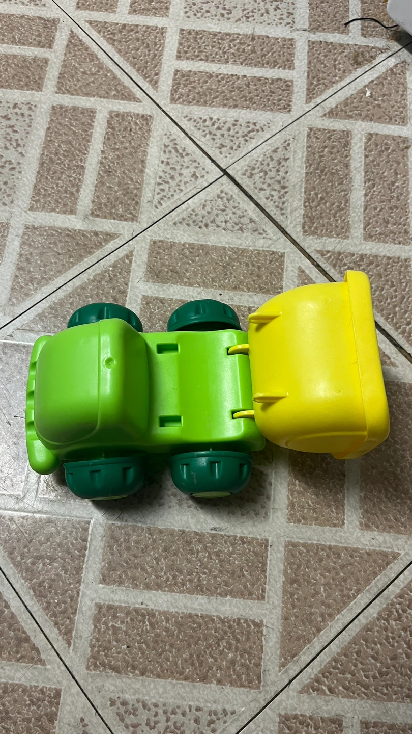 Green and Yellow Toy Truck ⚽️ - photo 2