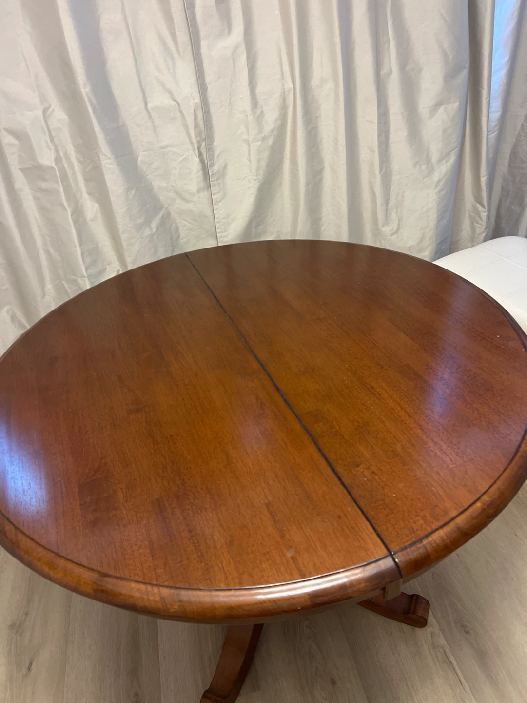 Beautiful dining room table with leaf