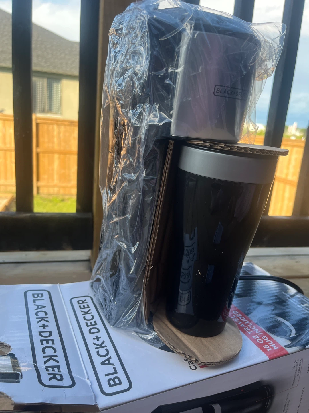 BLACK+DECKER Single Serve Coffee Maker with Travel Mug - photo 2