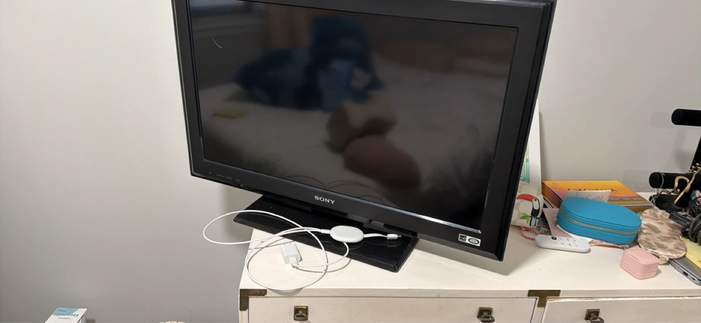 Sony Flat Screen TV and chrome cast with remote