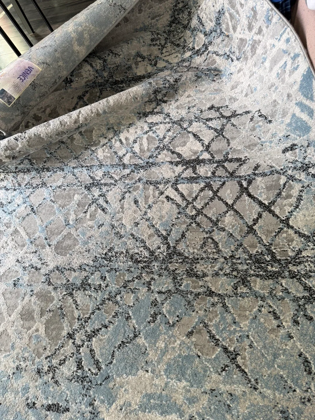 Venice Area Rug 5' x 8'