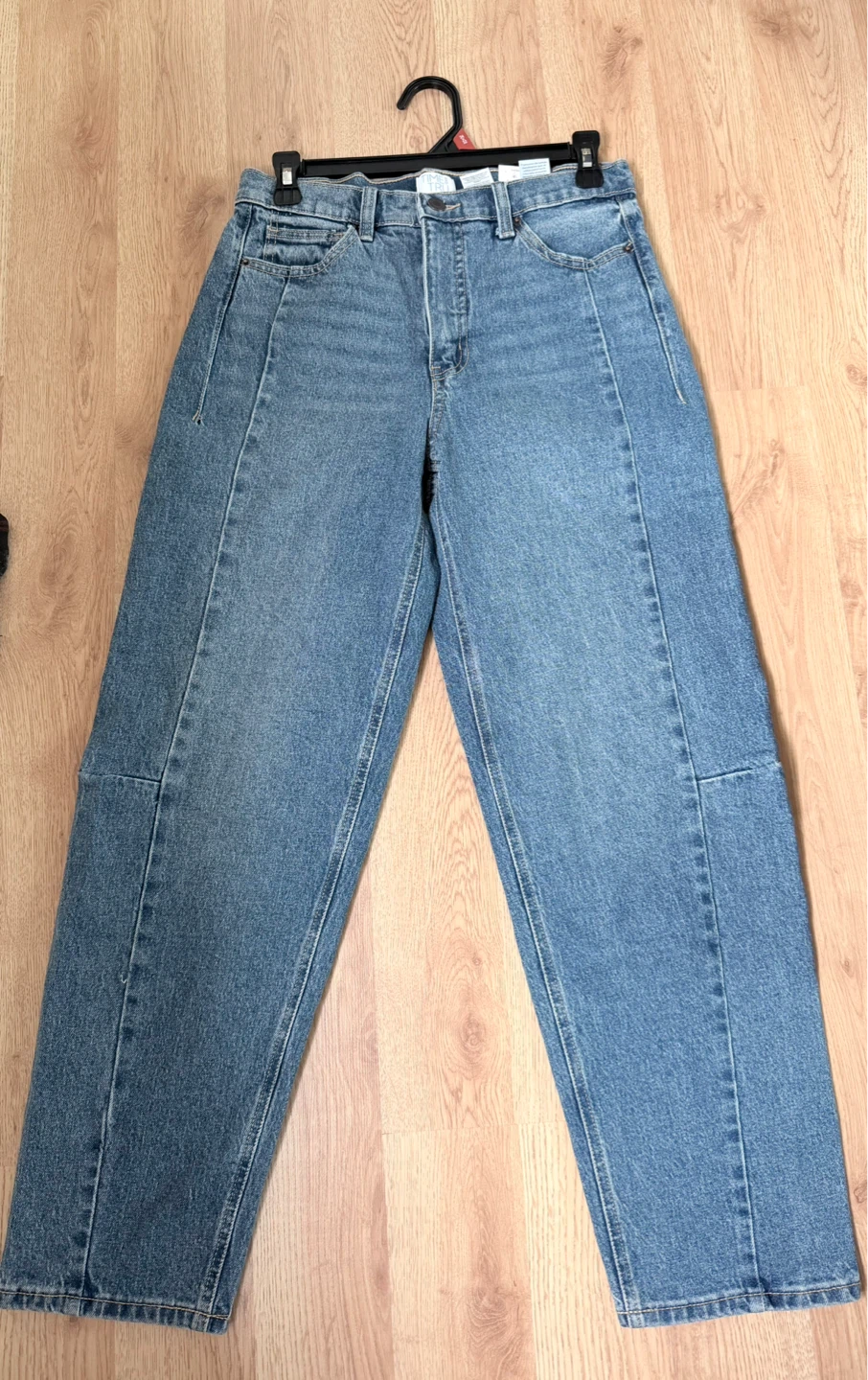 Women's High Rise Barrel Jeans- size 4⚽️ - photo 3