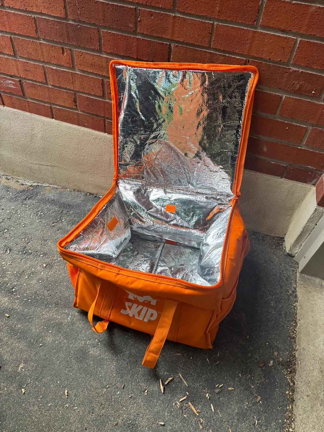 SkipTheDishes Insulated Delivery Bag - photo 2