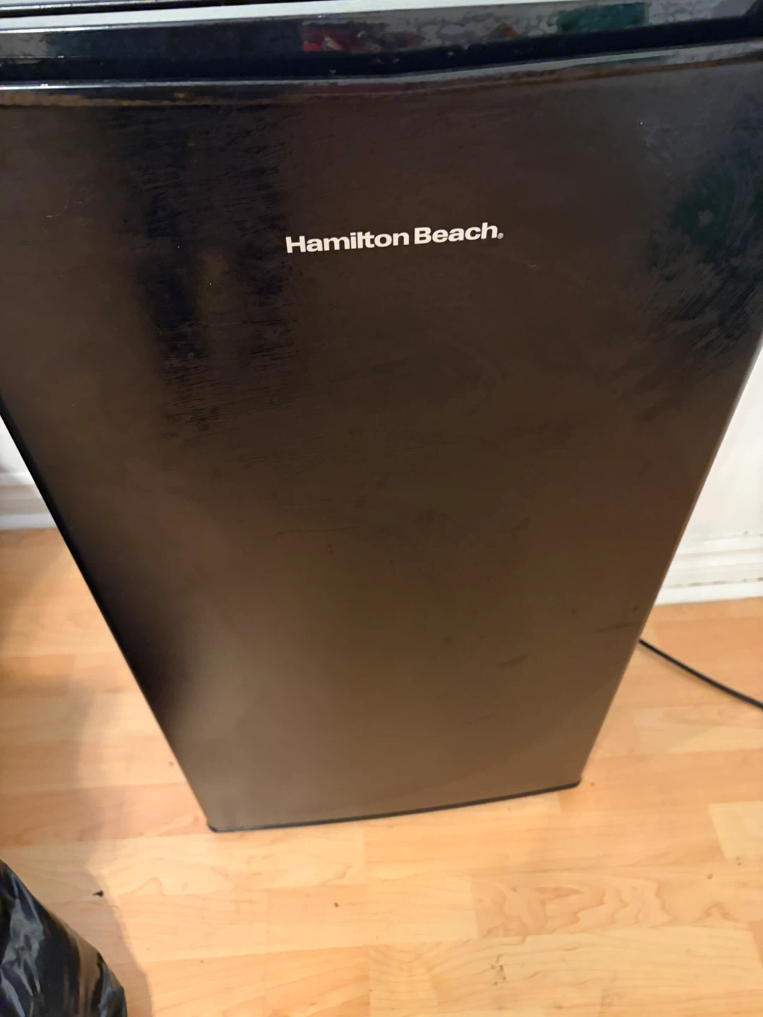 Hamilton Beach Mini Fridge - photo 3