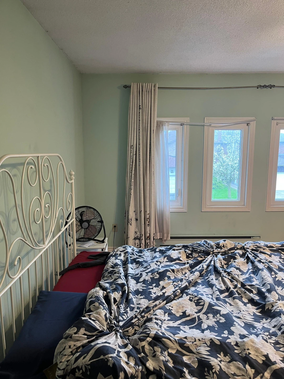Room for Rent - photo 5
