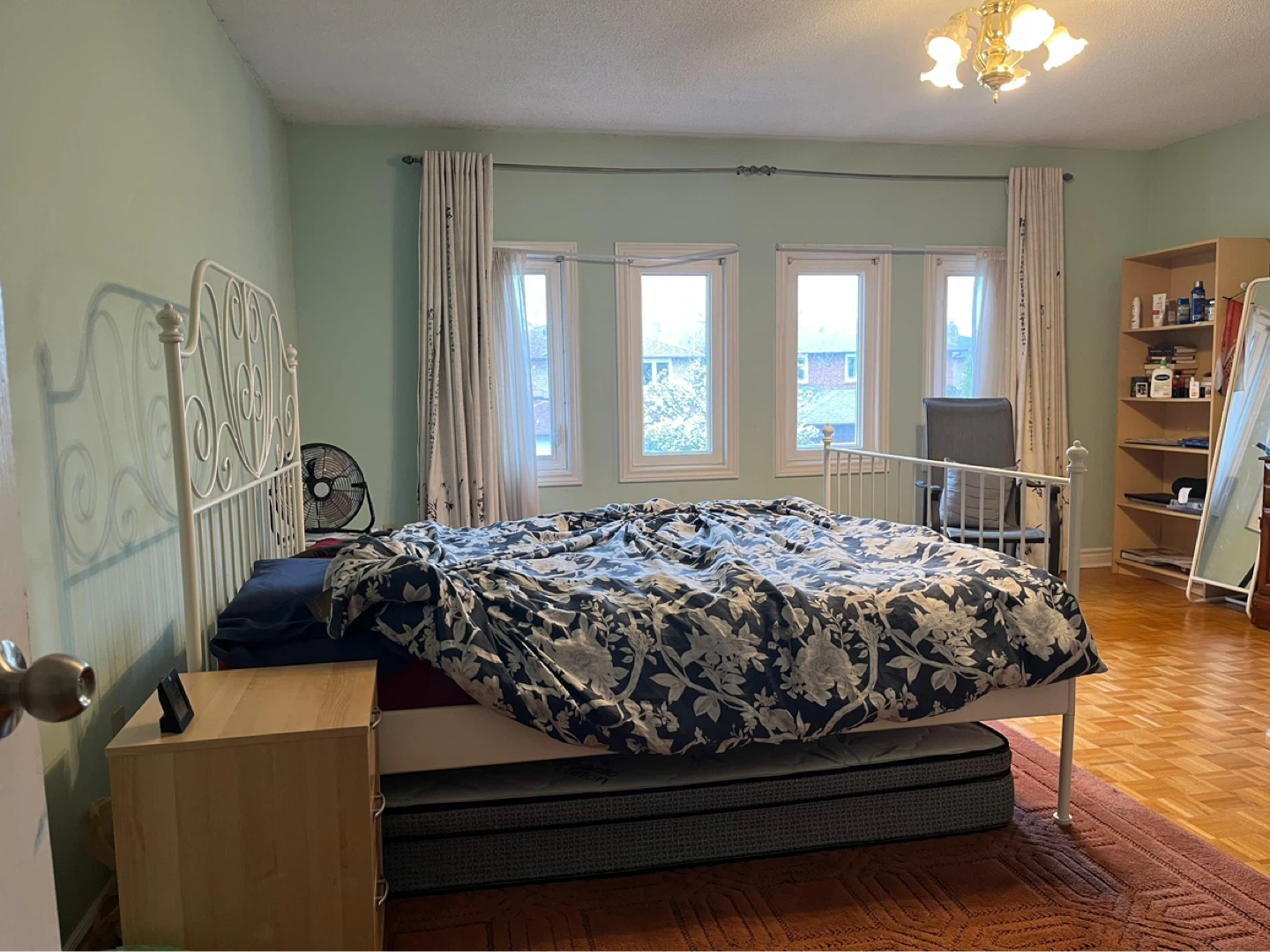 Room for Rent - photo 4