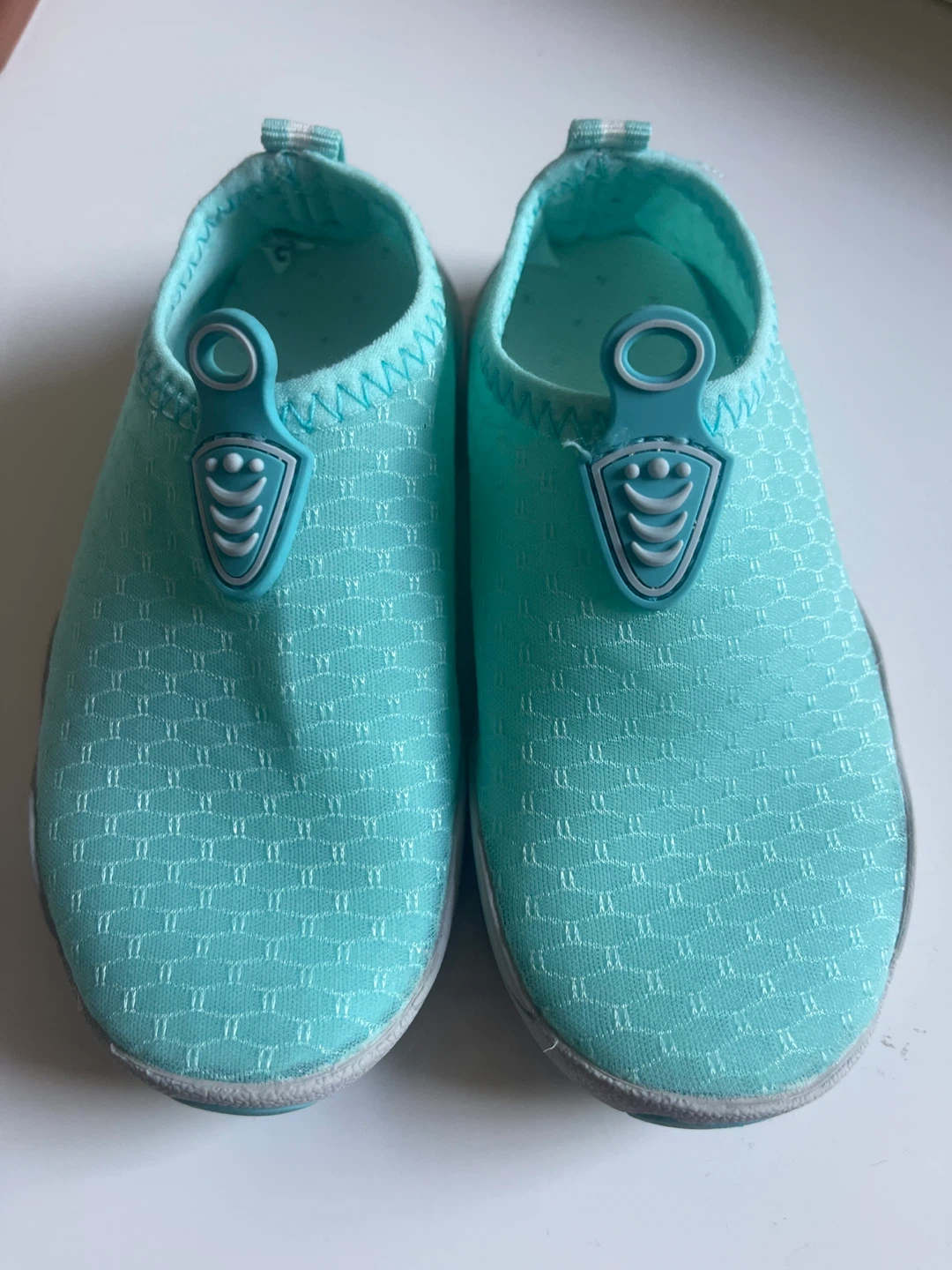 Kids Aqua Shoes Size 26 ⚽
