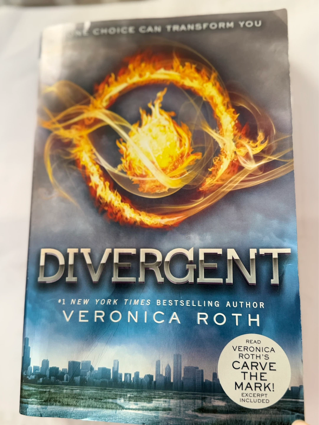 Divergent by Veronica Roth Paperback Book
