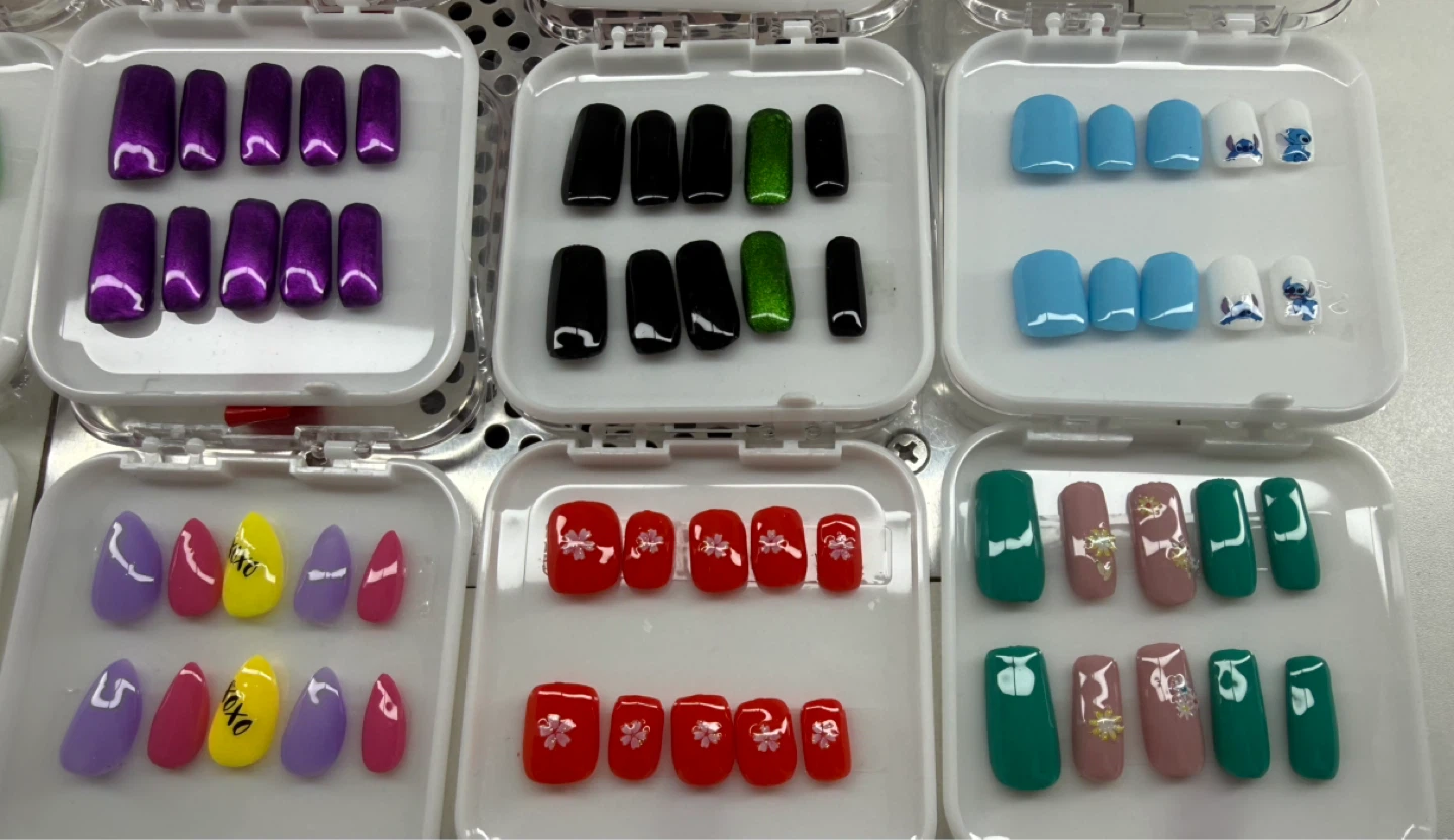 Handmade press on nails!! 💅