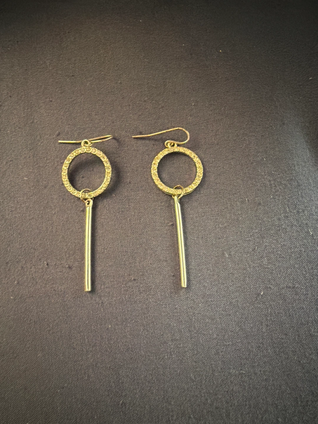 ⚽ Silver Circle Drop Earrings
