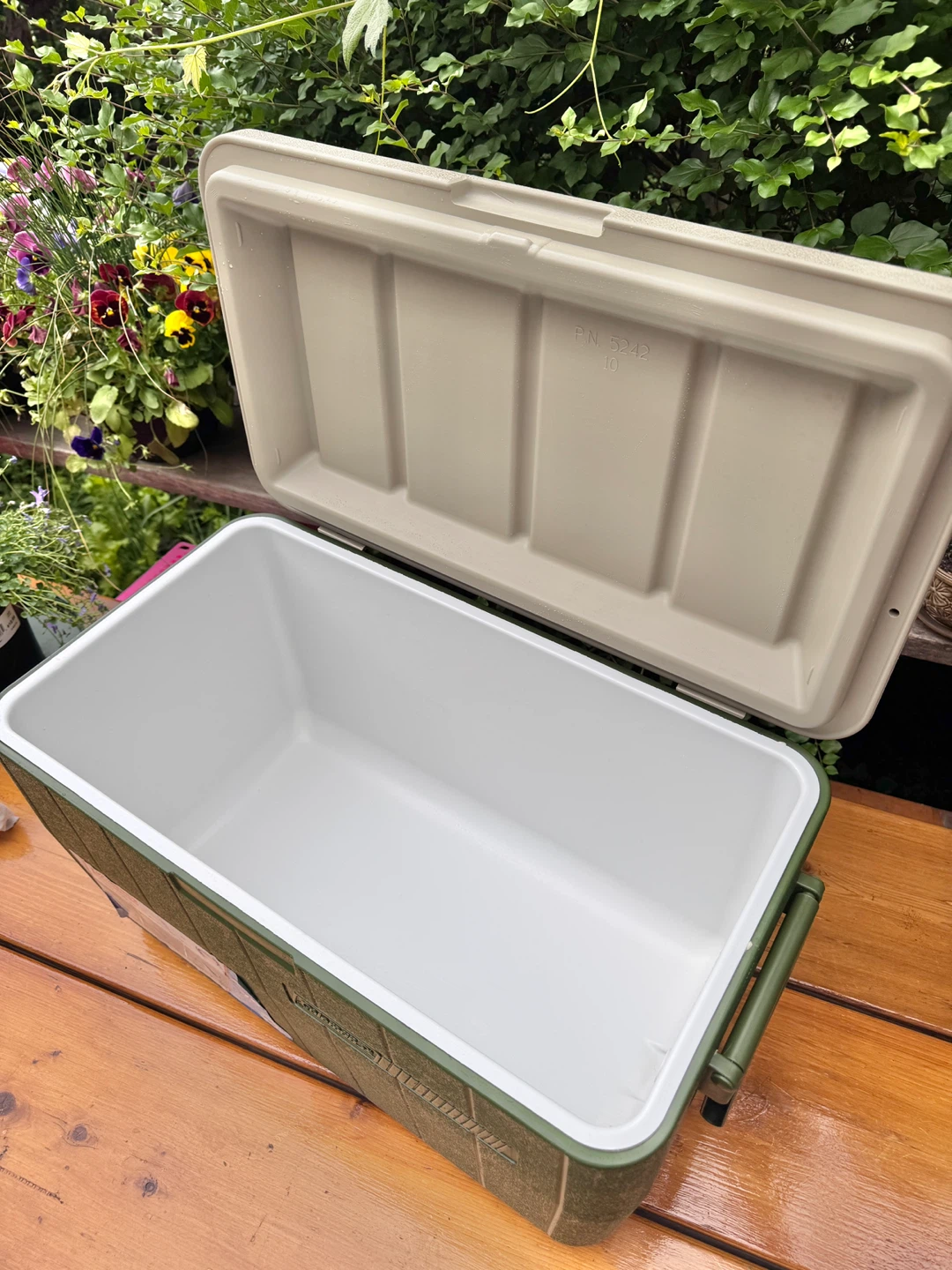 Brand New Coleman 48-Quart (45.4 Liters) Chest Cooler - photo 3