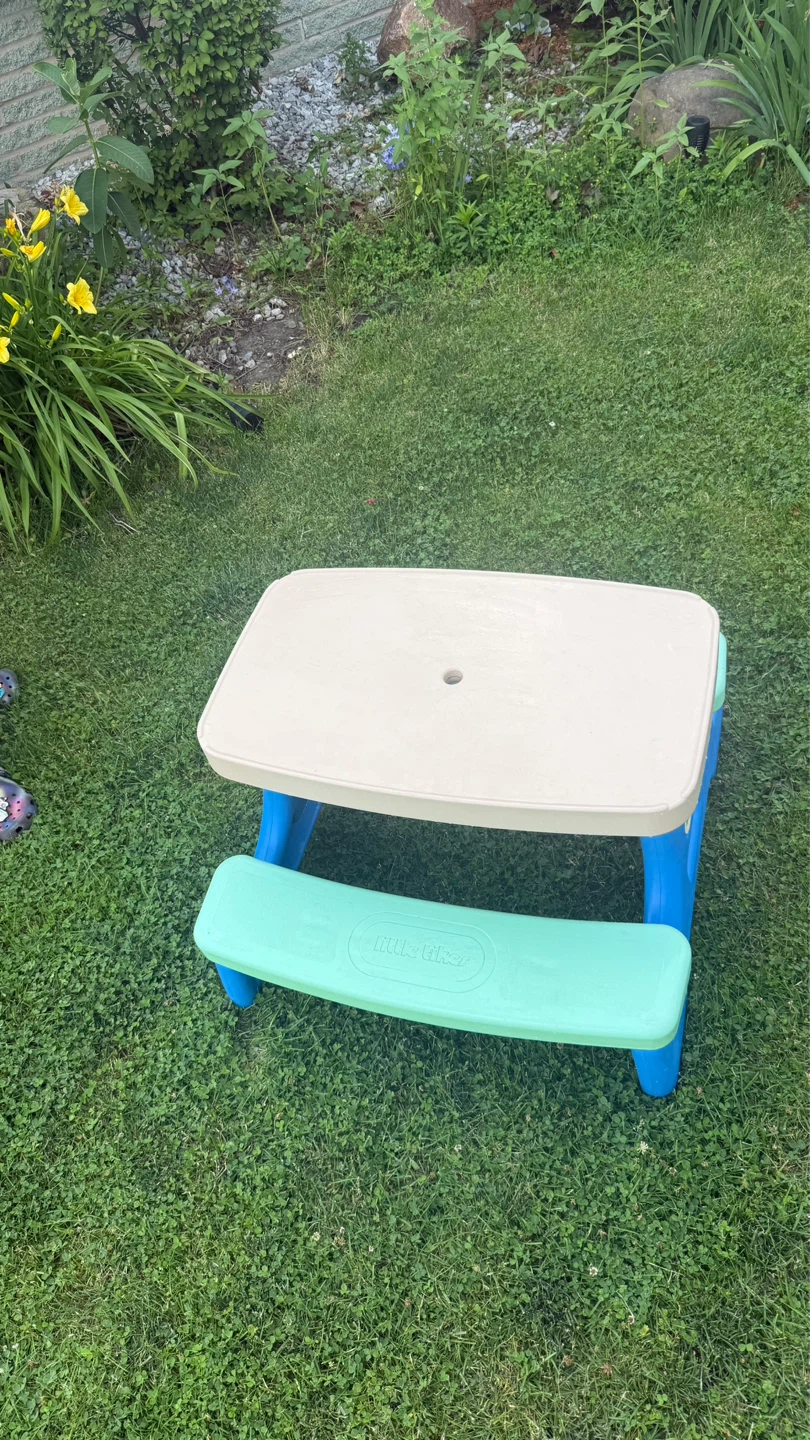 Little Tikes Picnic Table check more pictures - photo 2