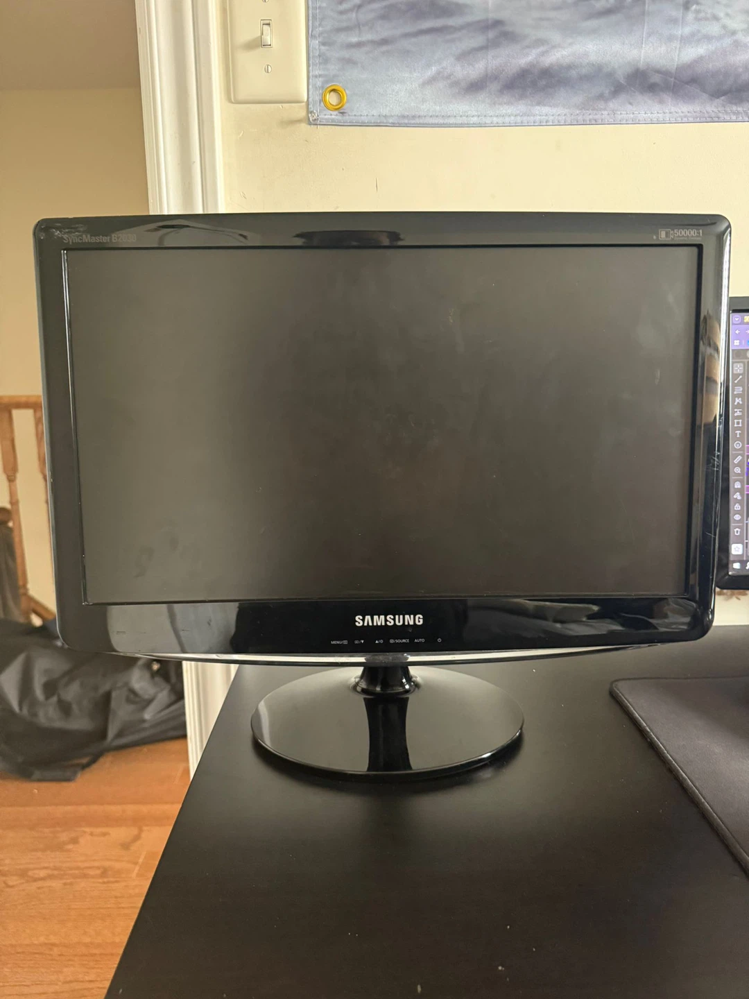Computer monitors - photo 2