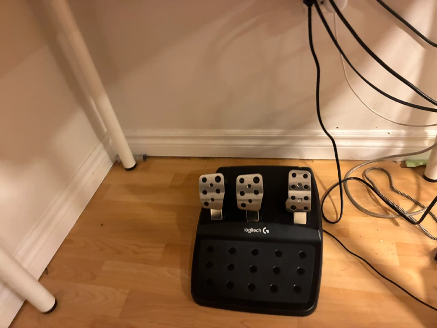 Logitech wheel and pedals - photo 2