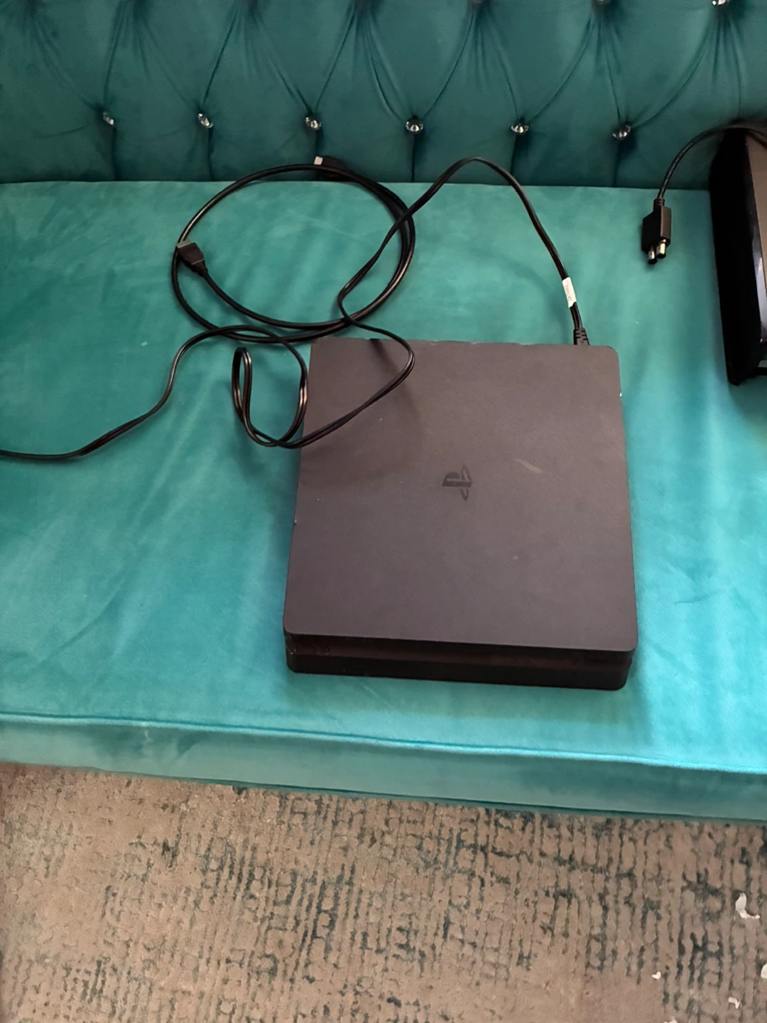 Ps4 slim 1TB, Xbox one 1TB, broken Xbox 360 256GB