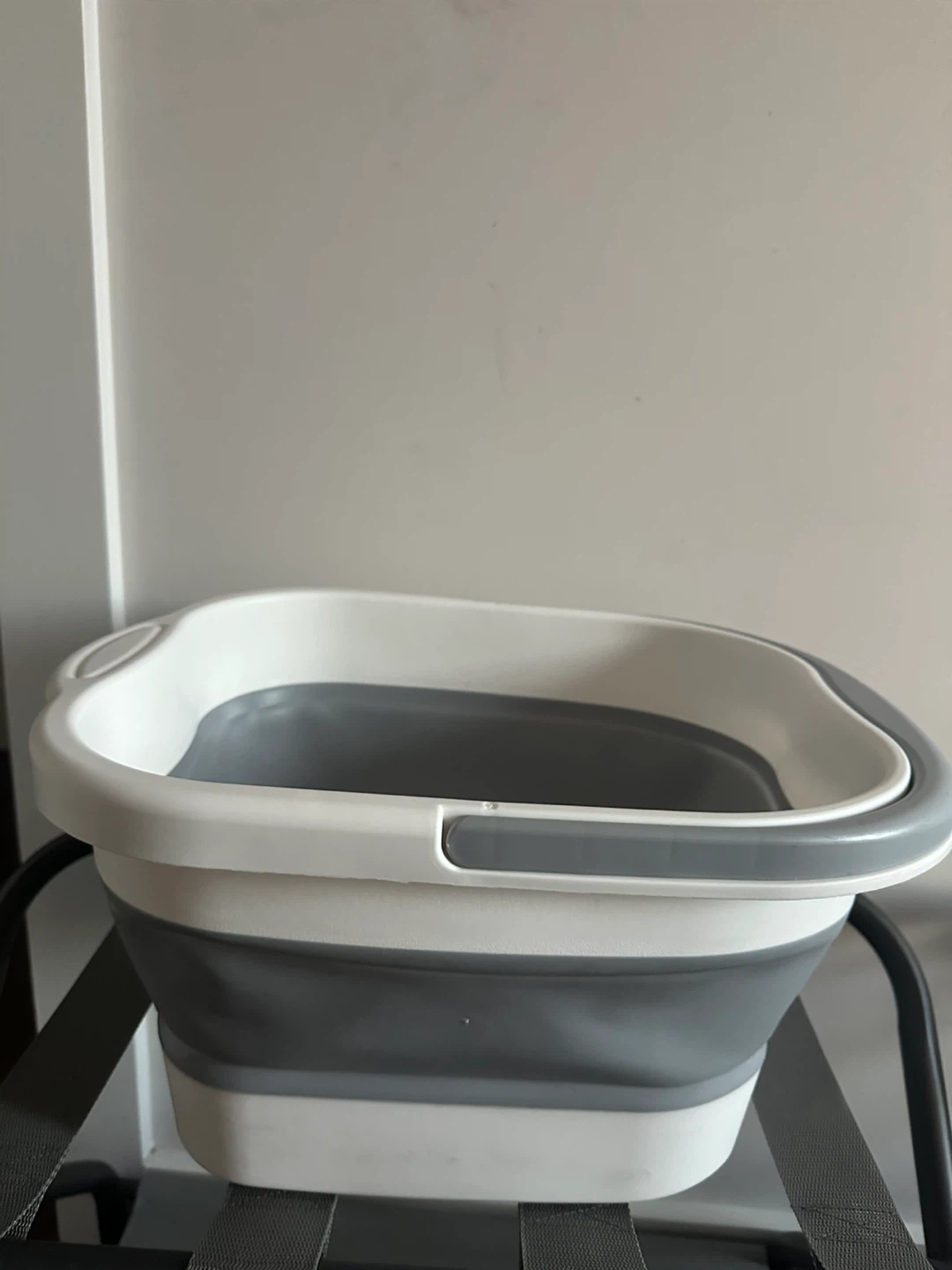 Collapsible Bucket with Handle