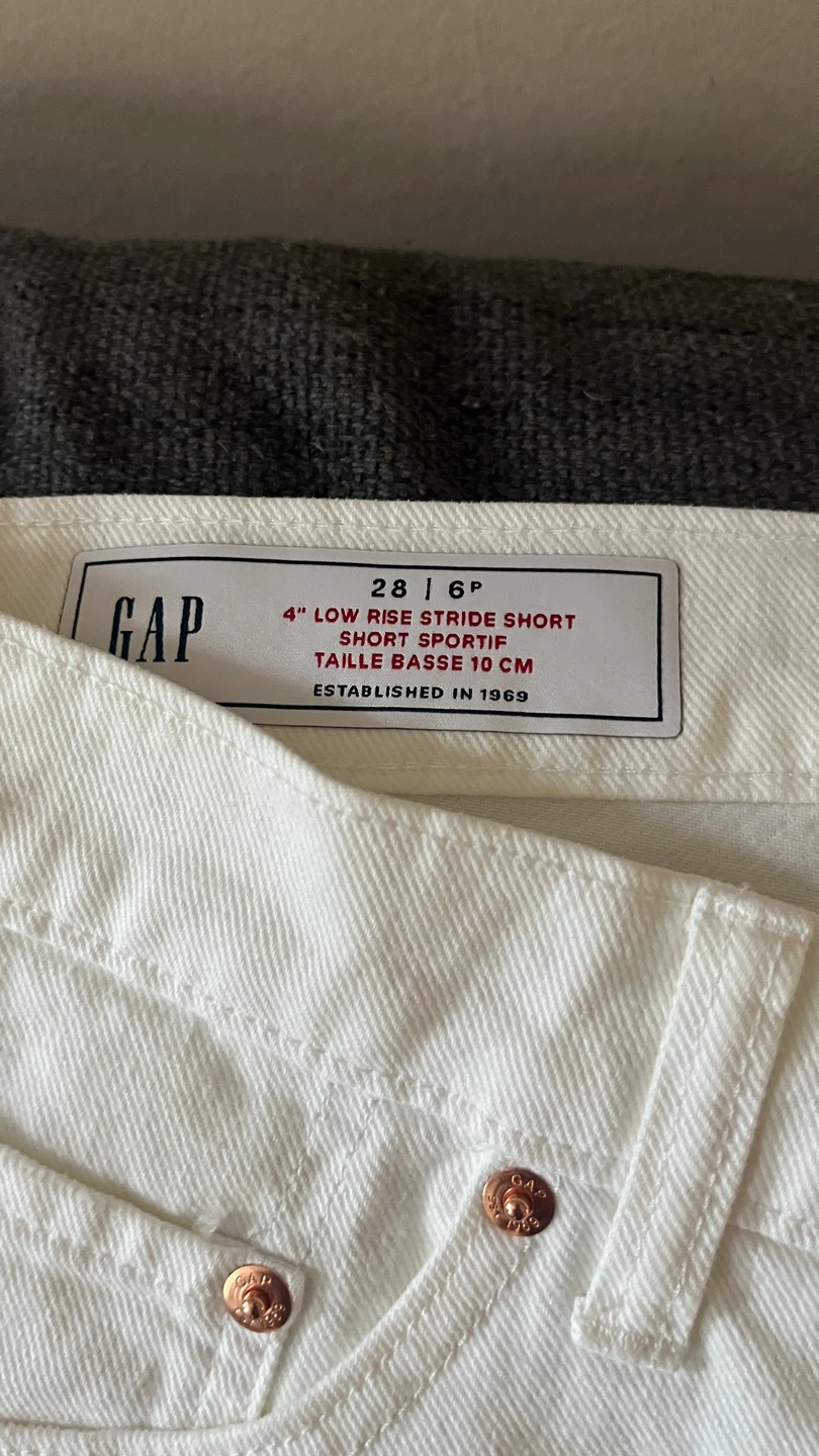 ⚽️ Brand New GAP 4" Low Rise Stride Short Sportif - White - photo 2