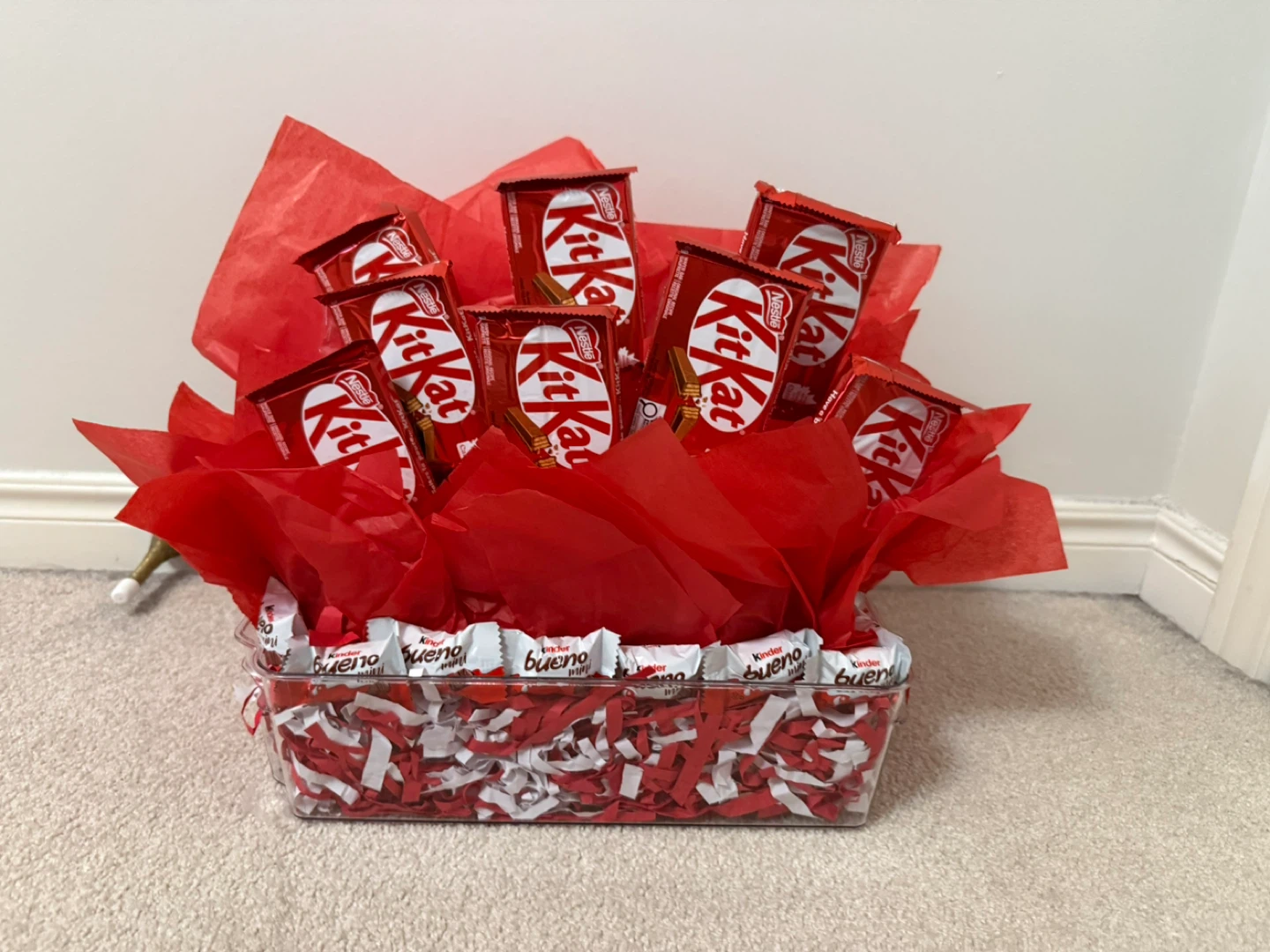 Nestlé Kit Kat & Kinder Bueno Chocolate Basket - photo 2