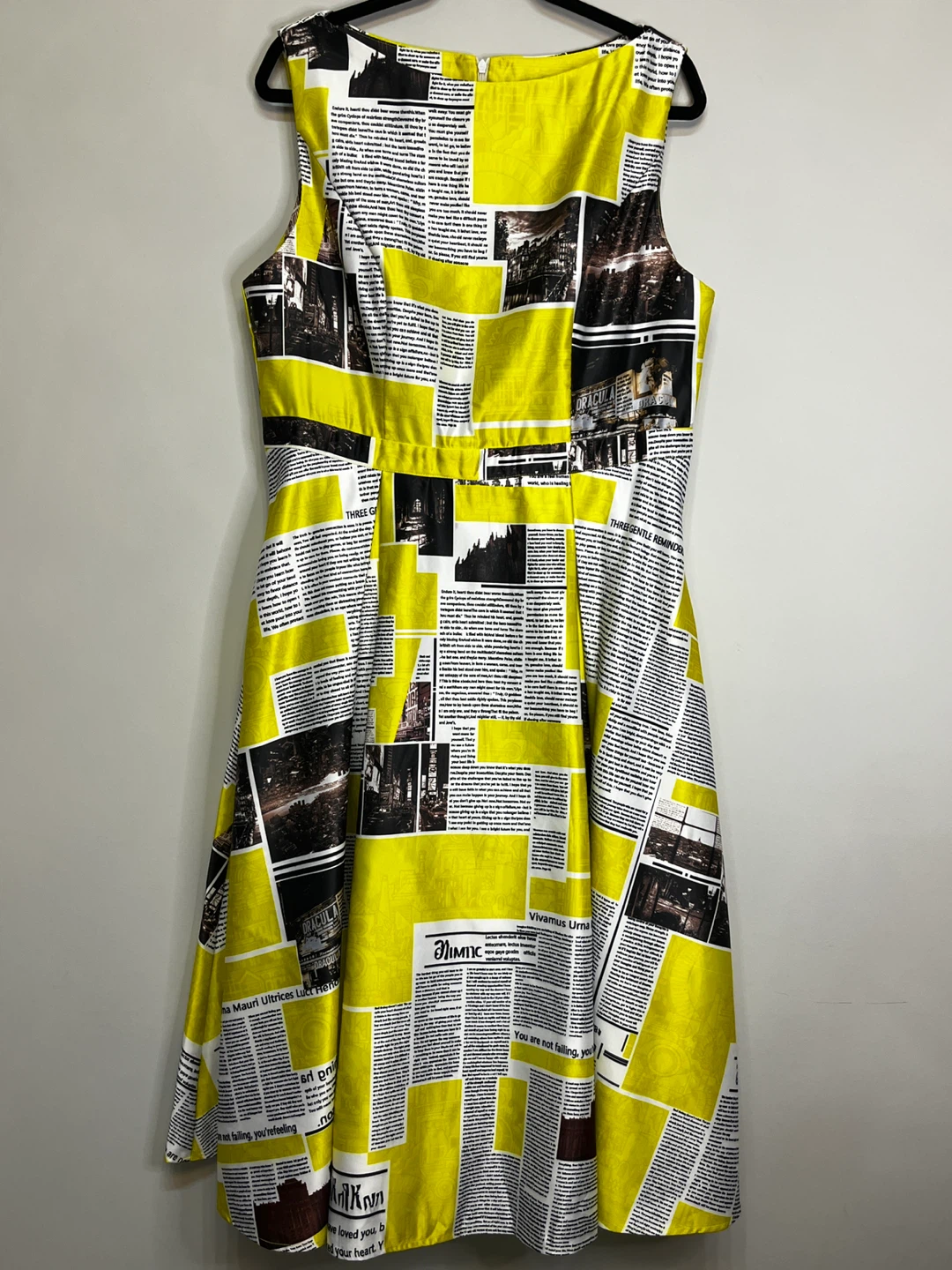 New with Tag ⚽ Yellow Newspaper Print Sleeveless Dress - photo 4