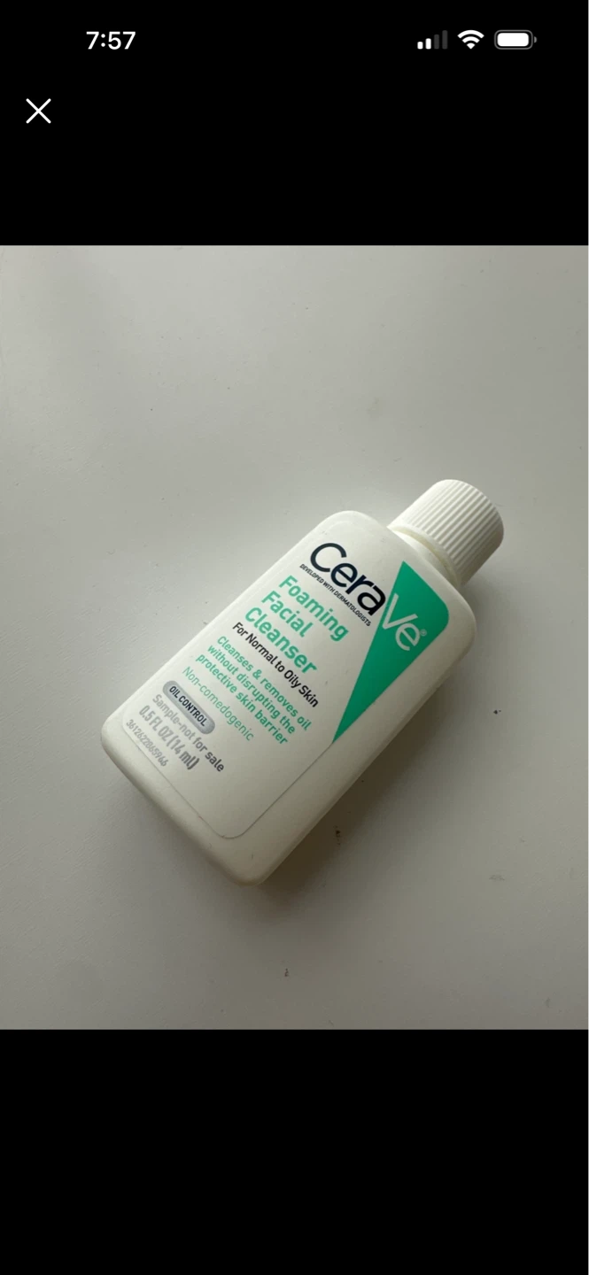 CeraVe Foaming Facial Cleanser ⚽️