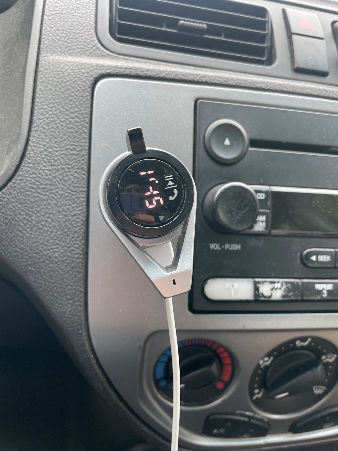 Car FM Transmitter with Display ⚽️