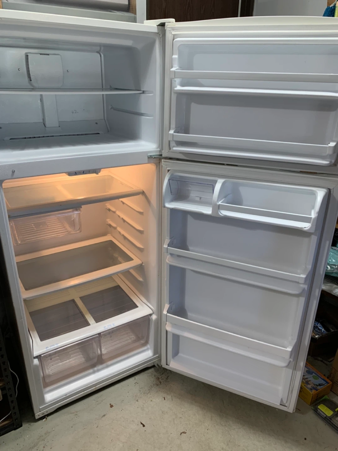 Moving sale,Top-Freezer Refrigerator Amana (Whirlpool OEM) - photo 2