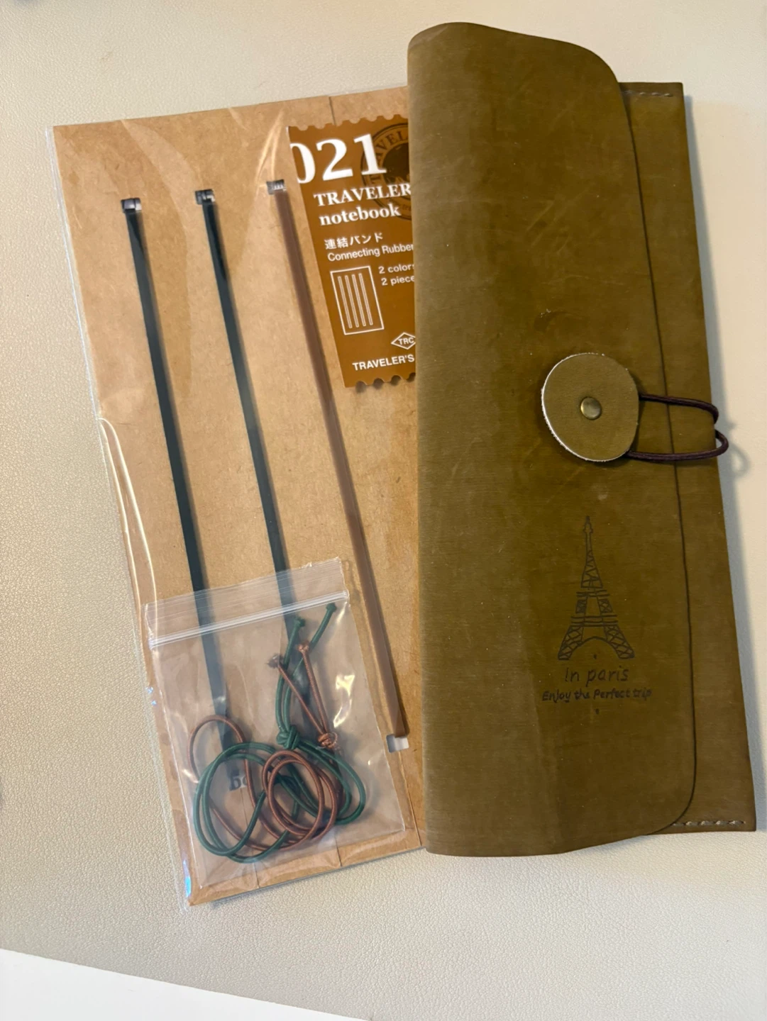 ⚽ TRAVELER'S COMPANY Notebook Rubber Band Set & Pouch