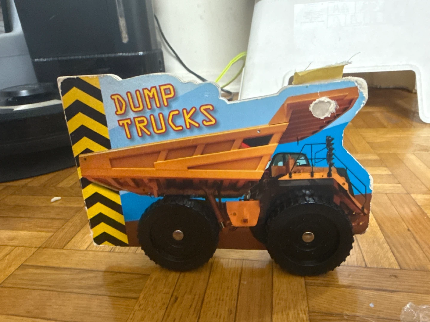 Dump Trucks Board Book⚽️