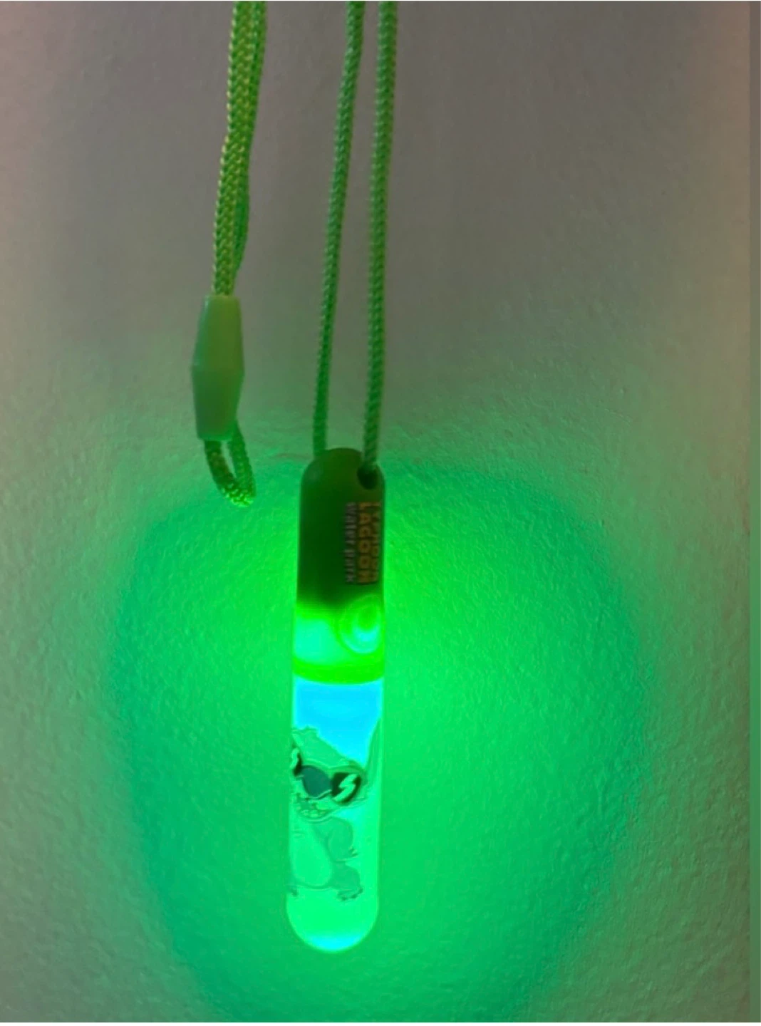 ⚽️ Disney’s Typhoon Lagoon Water Park Stitch Light-Up Necklace - photo 2