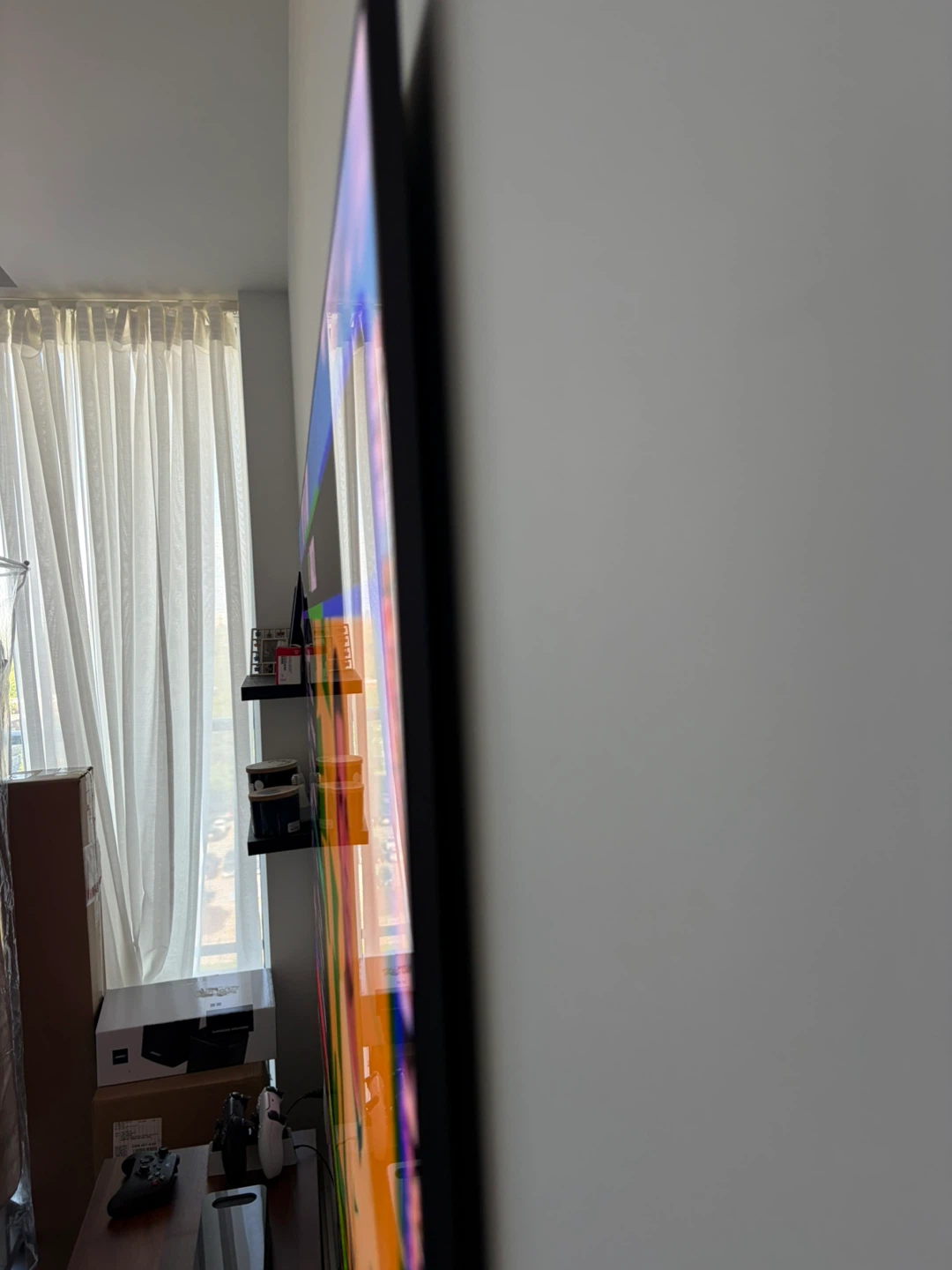 Samsung Range Topper OLED 77” TV with original box and mount - photo 5