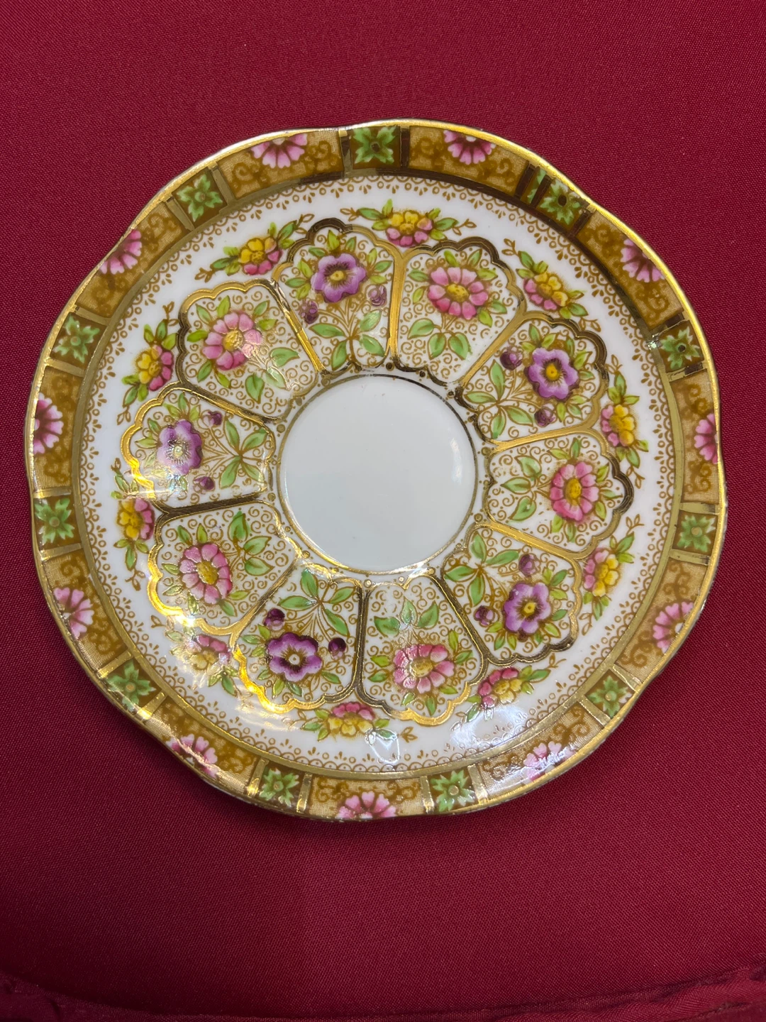 ⚽ Royal Albert Crown China Saucer