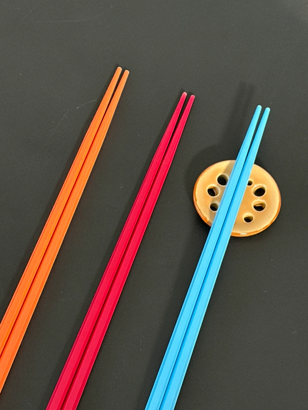 Set of 3 Chopsticks with 2 Holders ⚽️