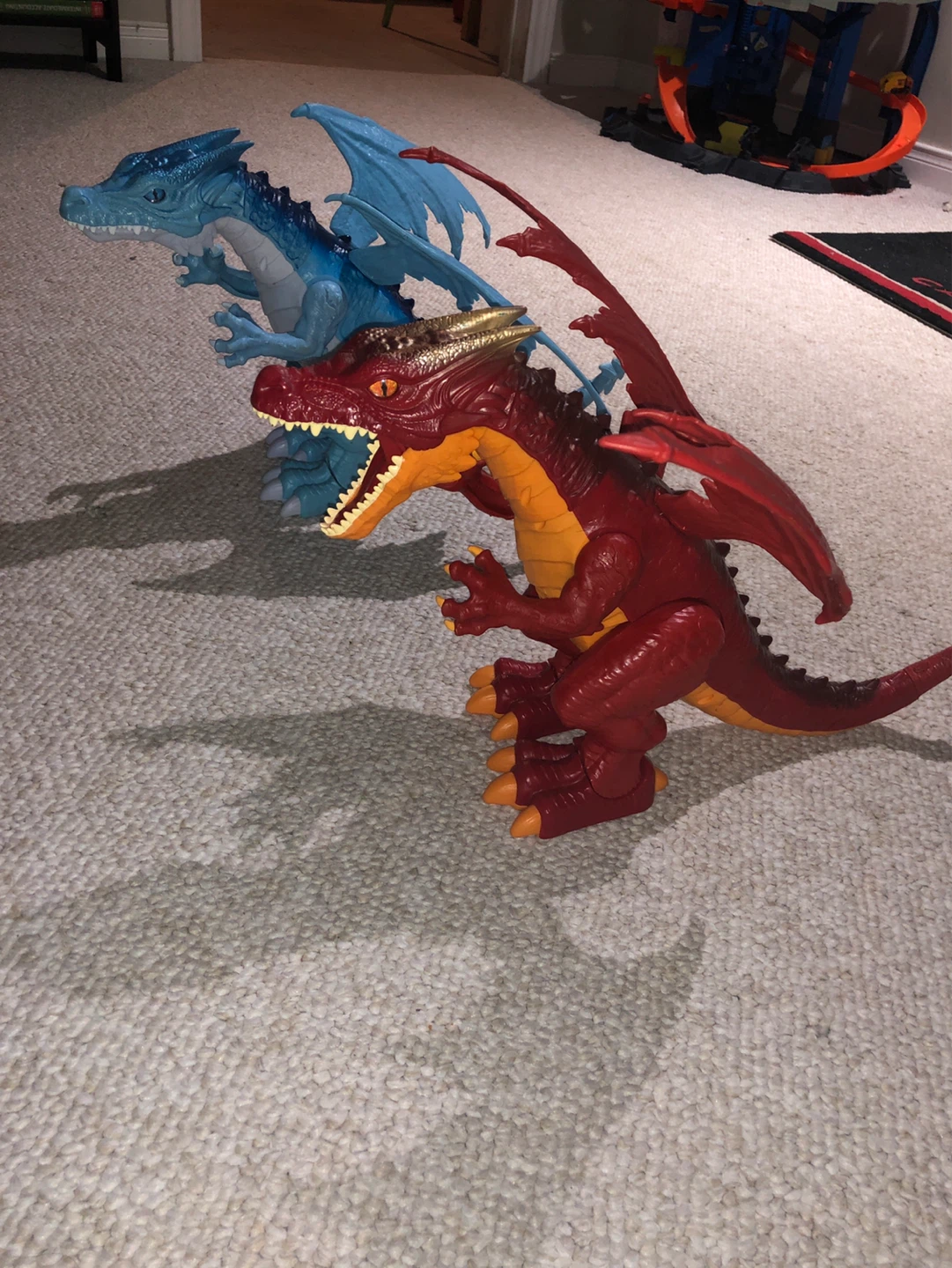 2 Dragon Figures - photo 2