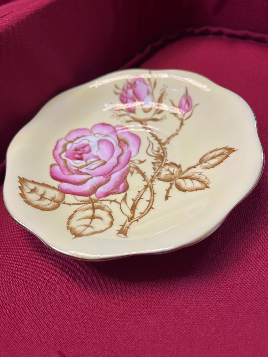 ⚽ Foley Bone China Saucer with Pink Roses - photo 2