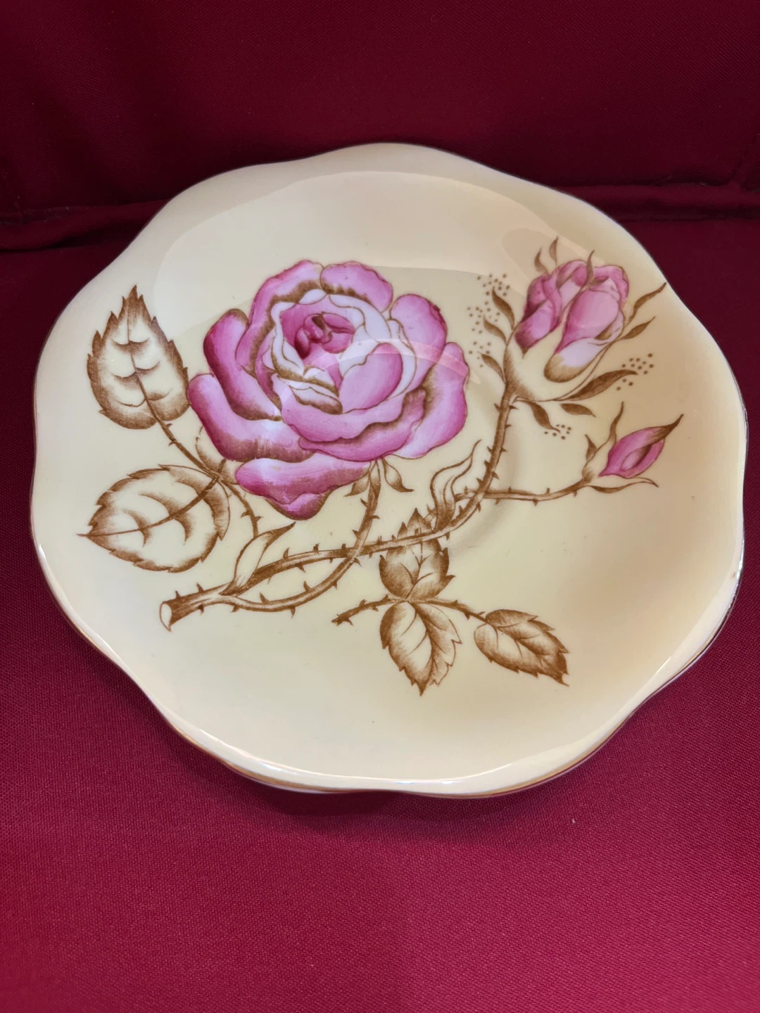 ⚽ Foley Bone China Saucer with Pink Roses